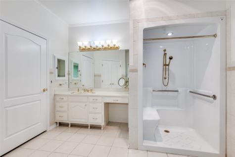 601 N Carroll Street Henrietta TX 76365