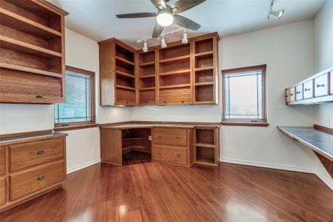 601 N Carroll Street Henrietta TX 76365