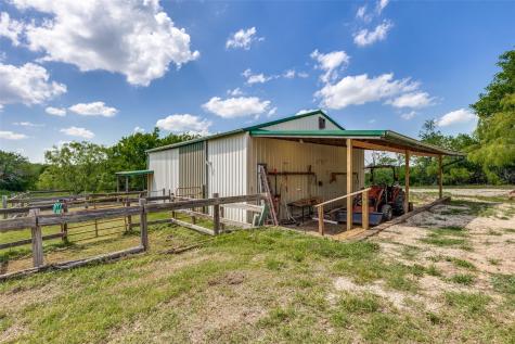 601 N Carroll Street Henrietta TX 76365