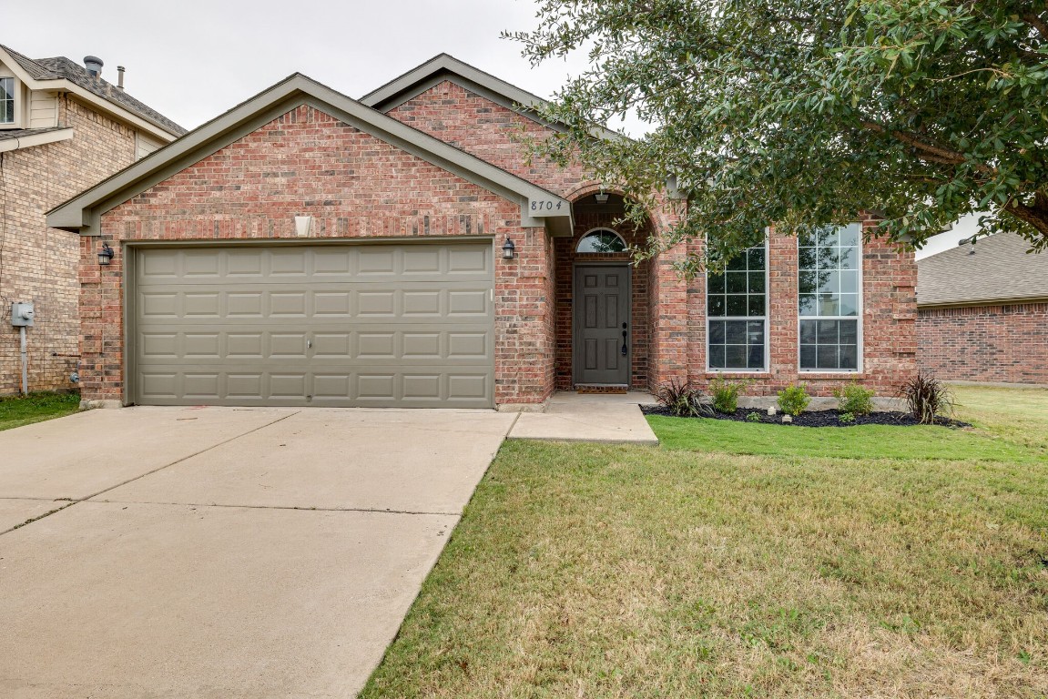8704 Lariat Circle Fort Worth TX 76244