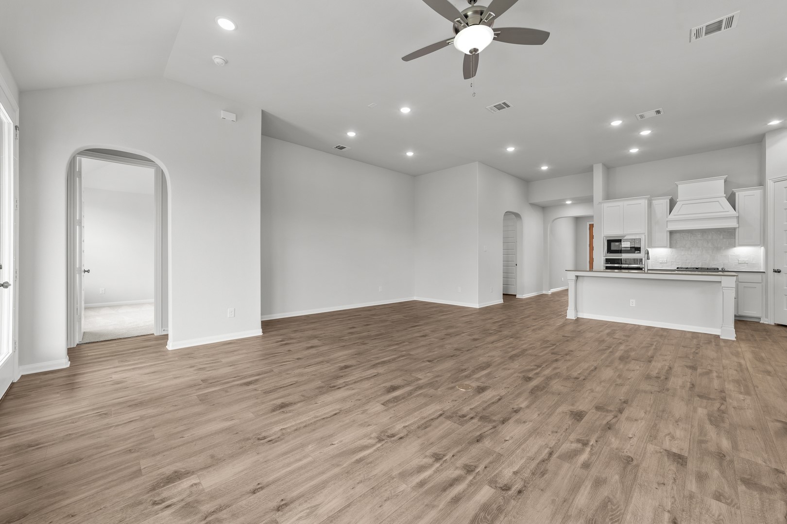 1041 Clayton Mews Aubrey TX 76227