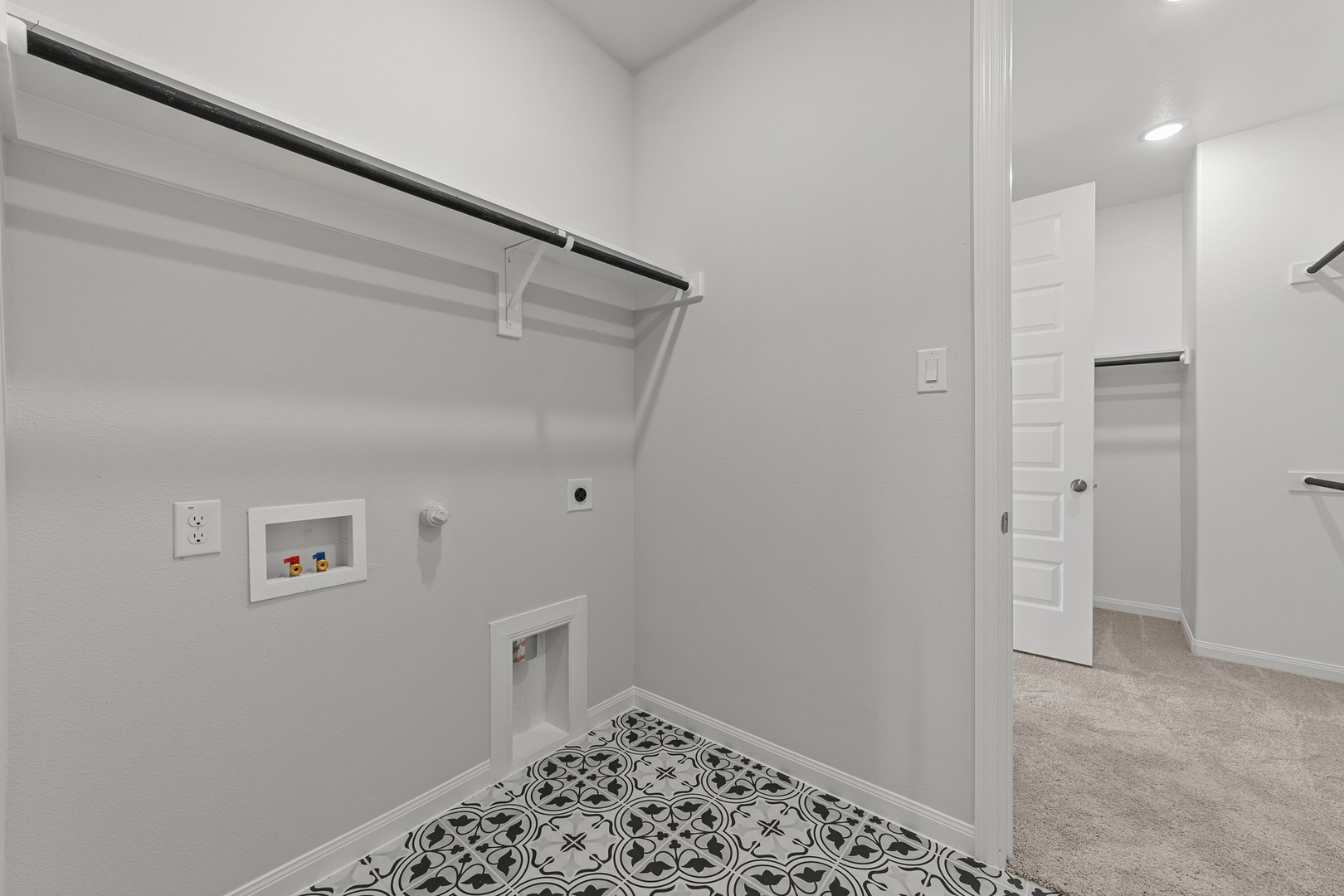 1041 Clayton Mews Aubrey TX 76227