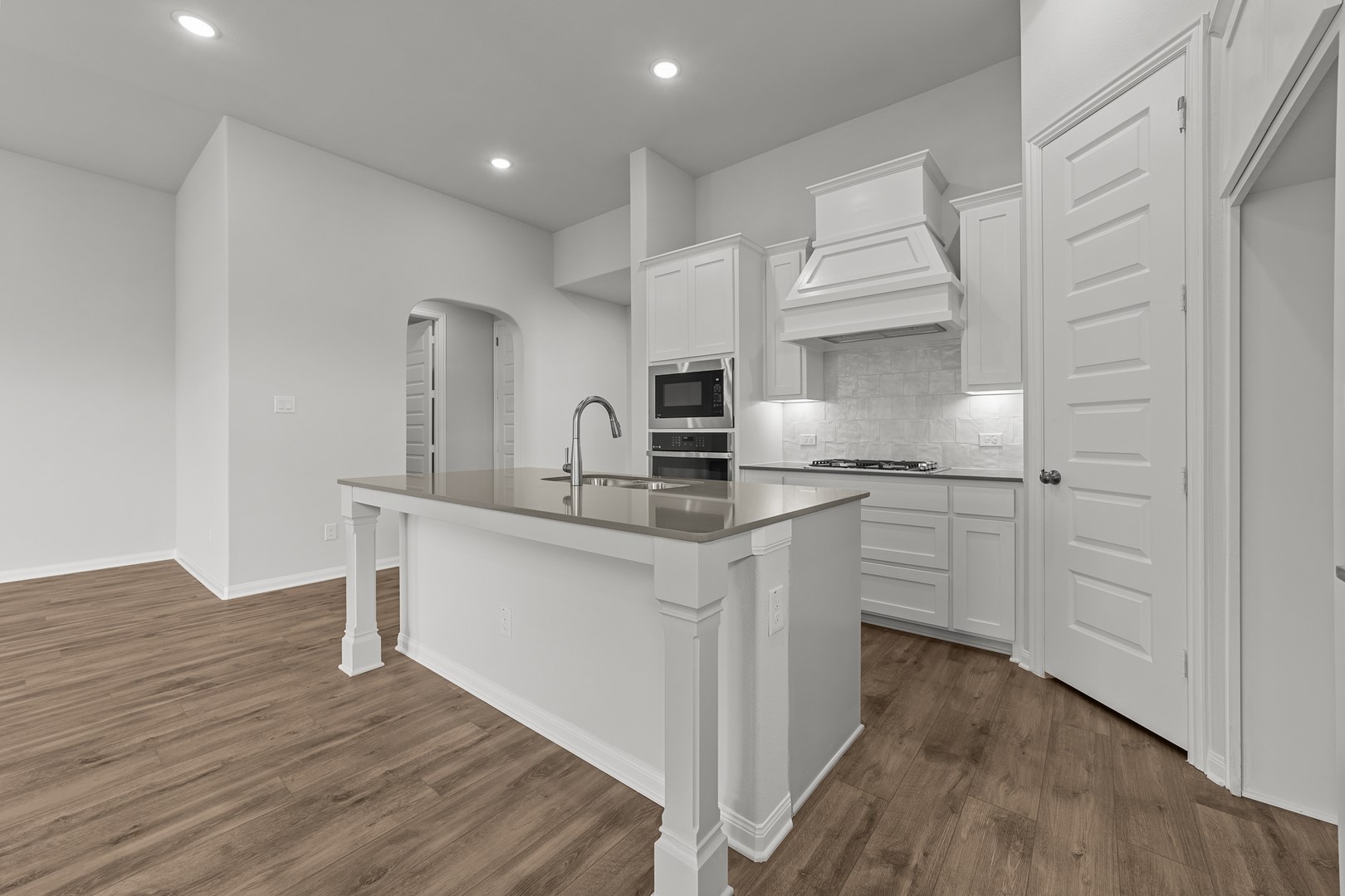 1041 Clayton Mews Aubrey TX 76227