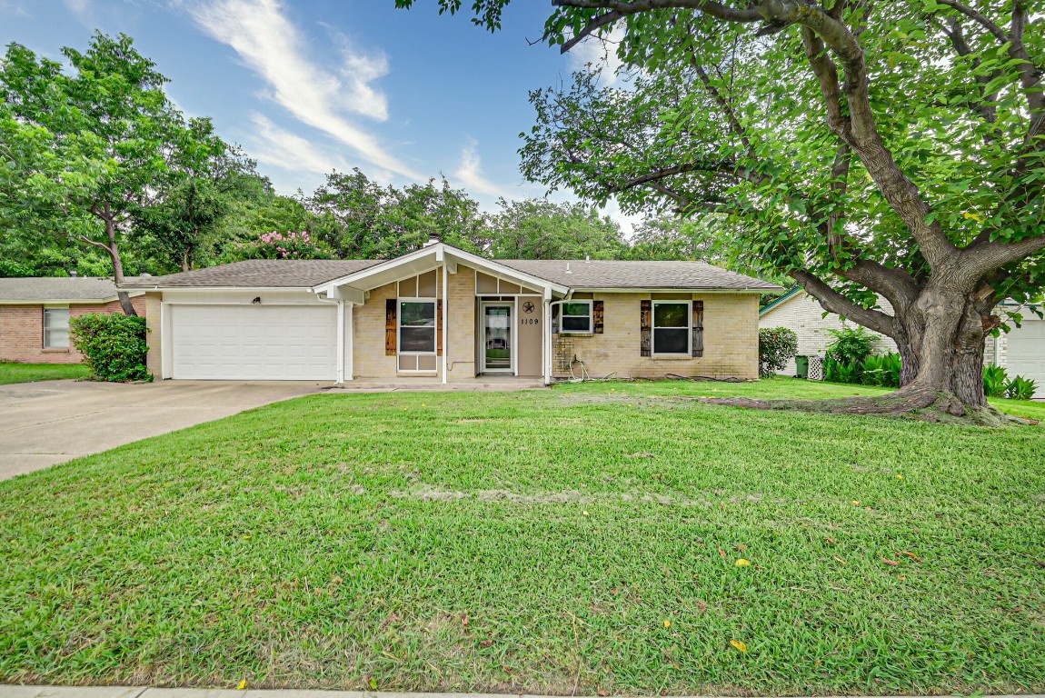 1109 Dickens Court Arlington TX 76015