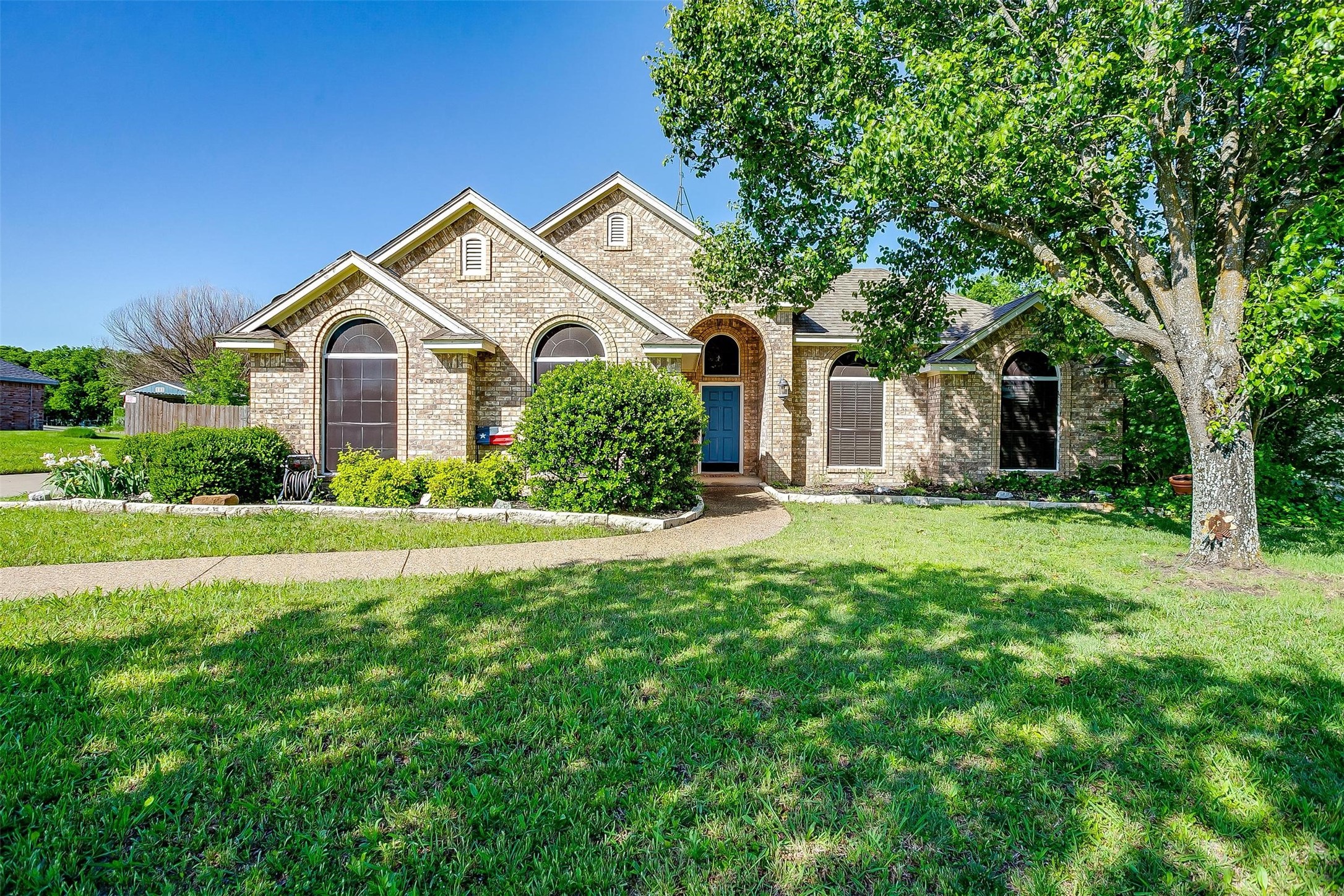 113 Meadow Glen Drive Waxahachie TX 75165