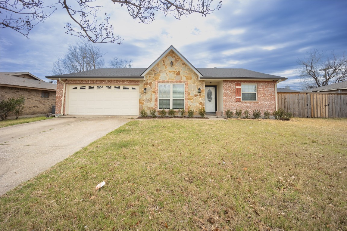 2910 E Pepperidge Drive Lancaster TX 75134