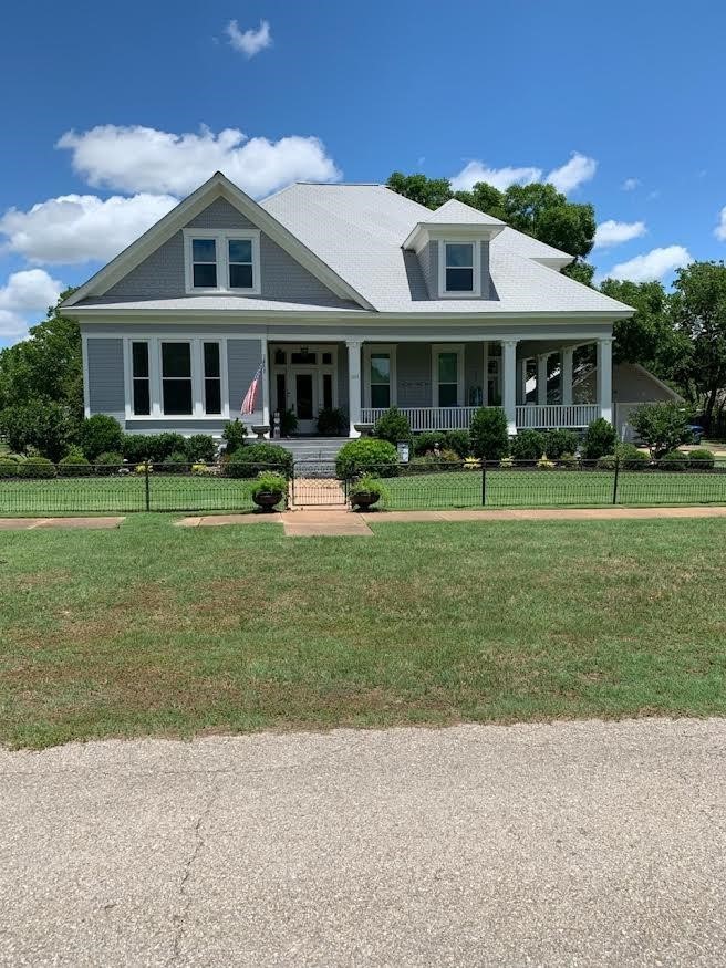 201 E Hayes Avenue Whitney TX 76692