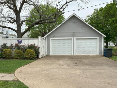 201 E Hayes Avenue Whitney TX 76692
