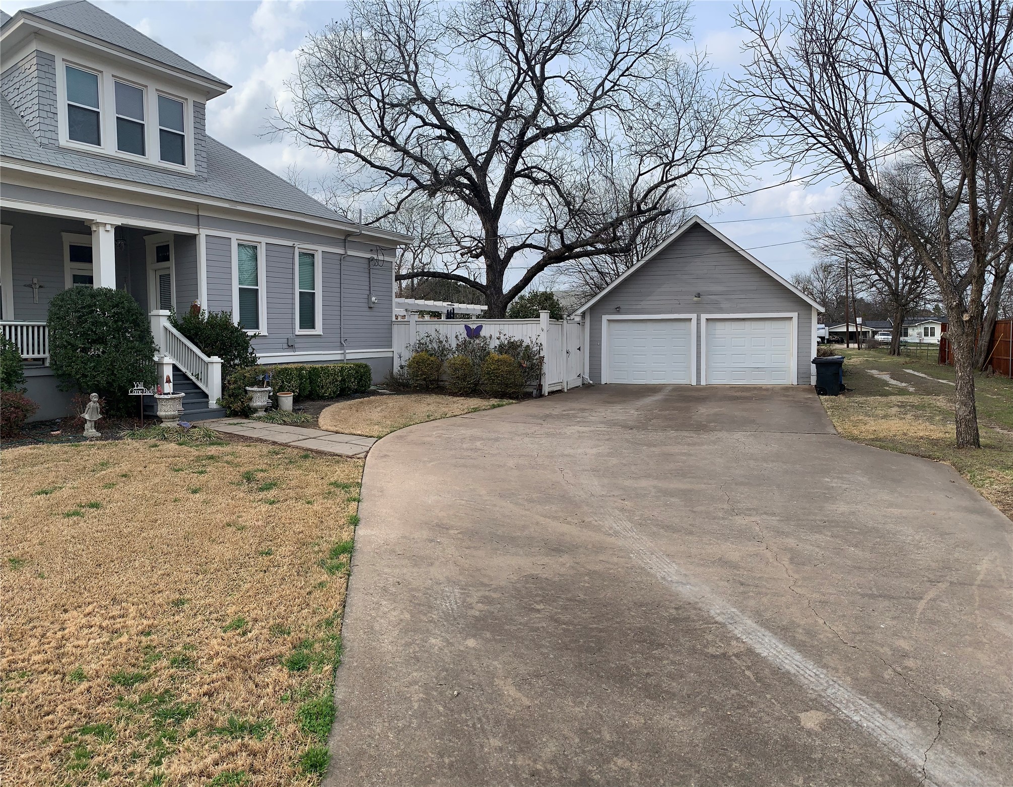 201 E Hayes Avenue Whitney TX 76692