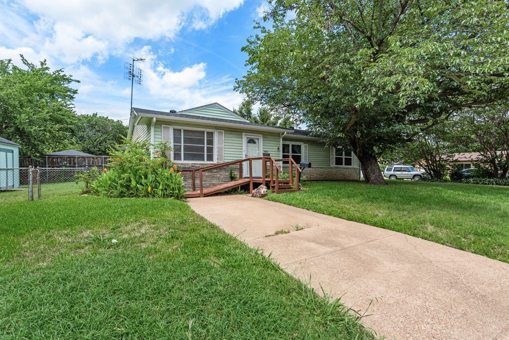 2219 Morgan Street Irving TX 75062