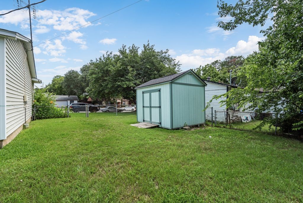 2219 Morgan Street Irving TX 75062