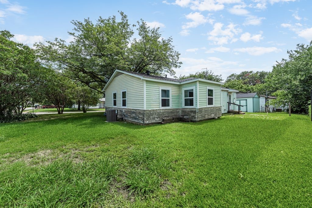 2219 Morgan Street Irving TX 75062