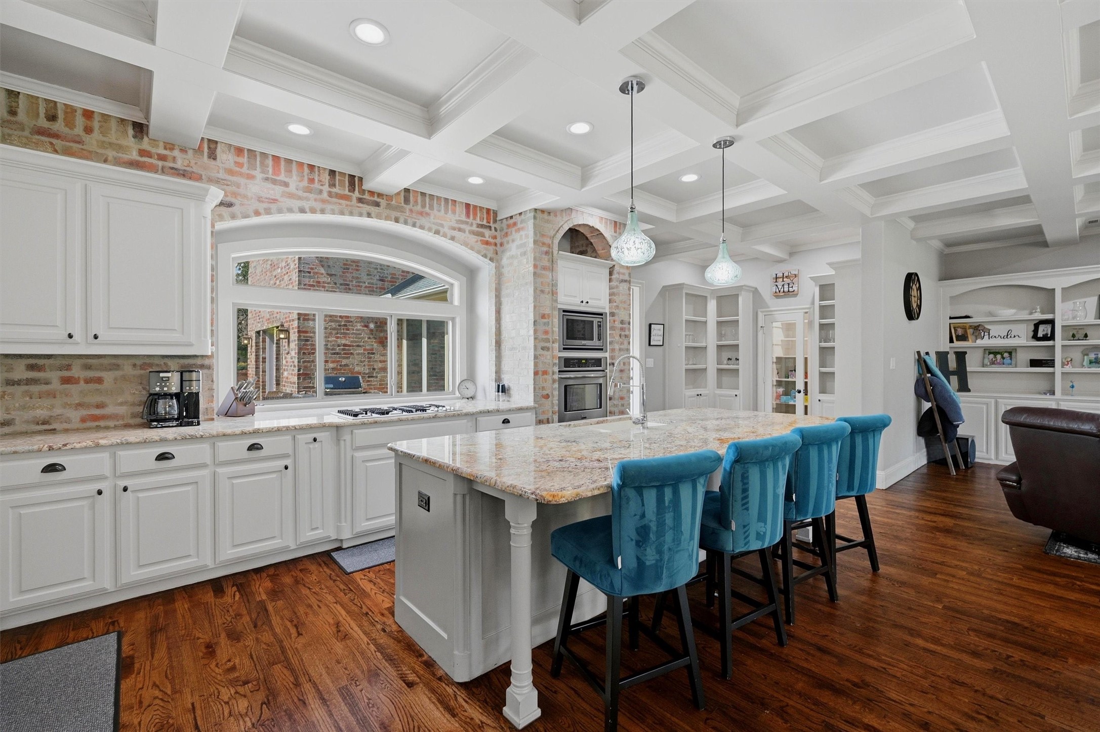 107 Iriquois Drive Lake Kiowa TX 76240