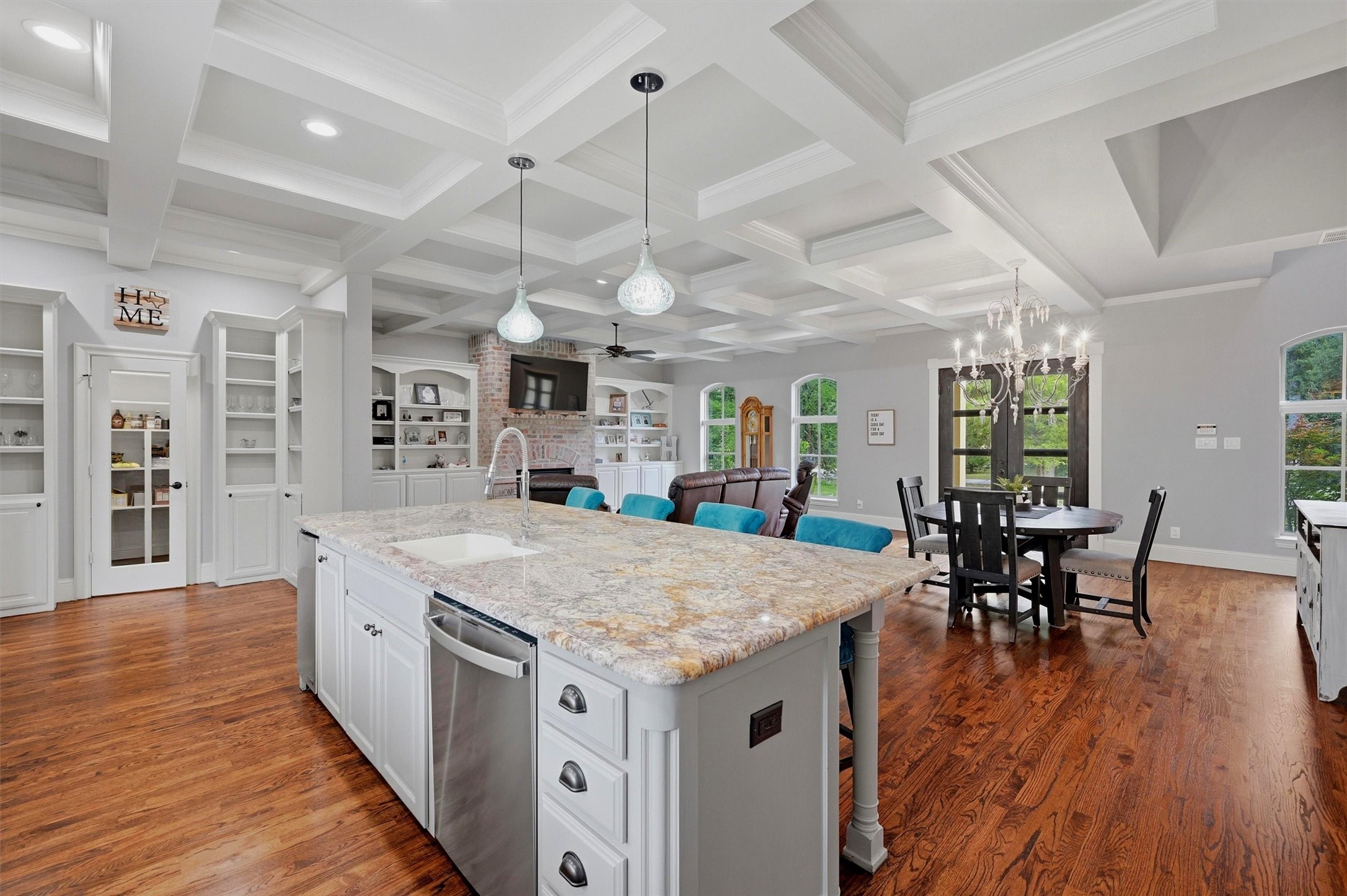 107 Iriquois Drive Lake Kiowa TX 76240
