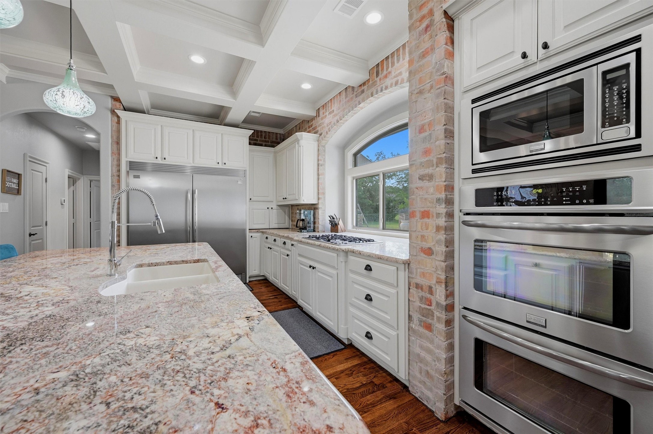 107 Iriquois Drive Lake Kiowa TX 76240