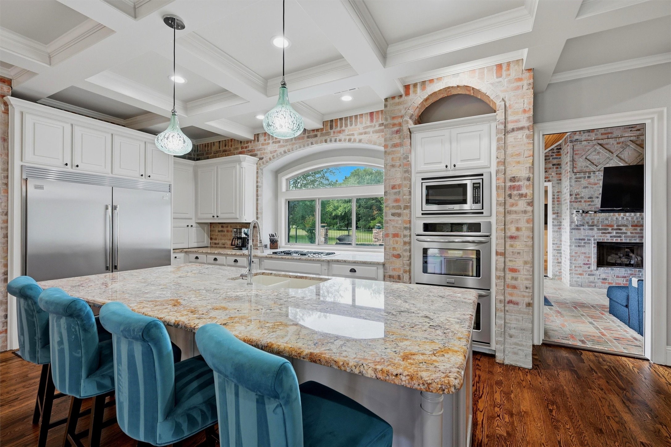 107 Iriquois Drive Lake Kiowa TX 76240