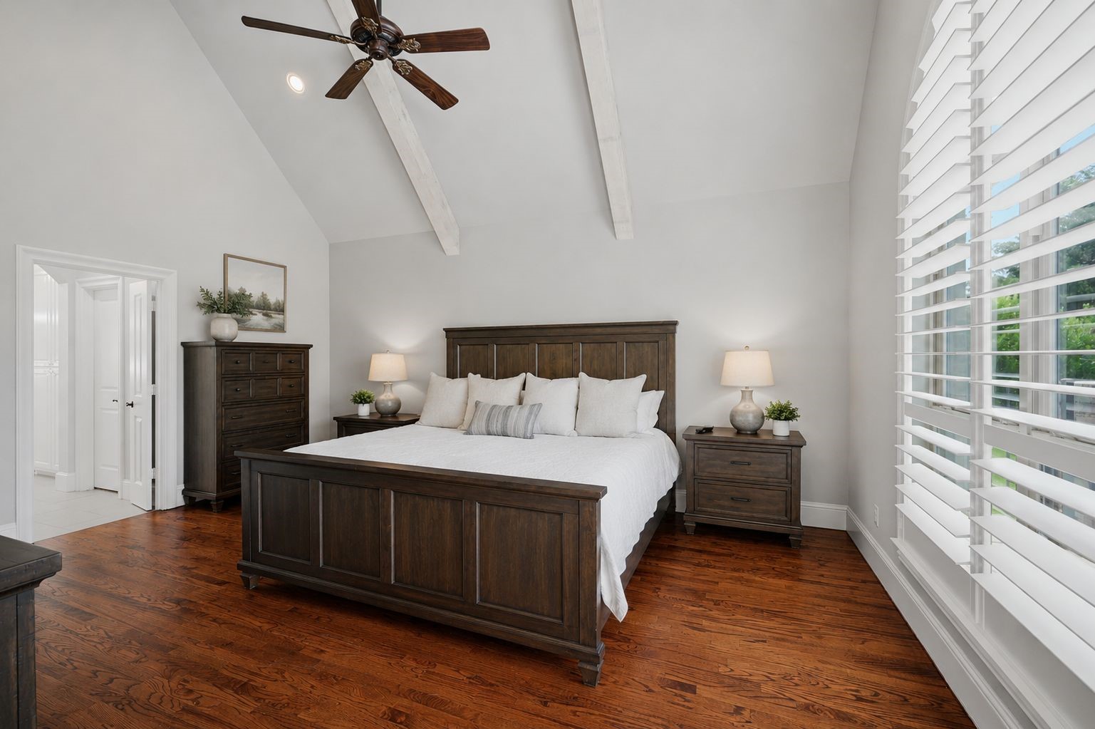 107 Iriquois Drive Lake Kiowa TX 76240