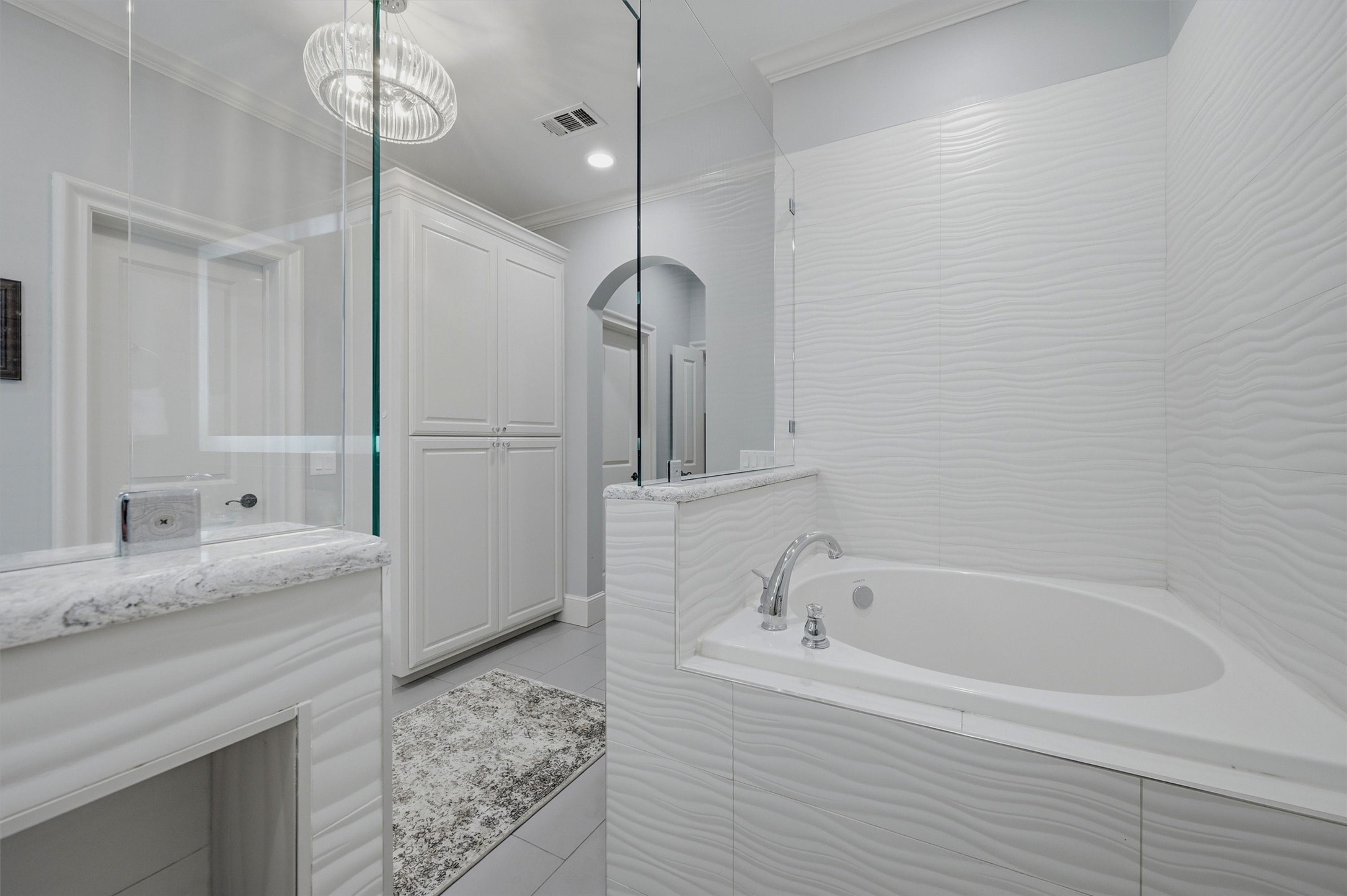 107 Iriquois Drive Lake Kiowa TX 76240