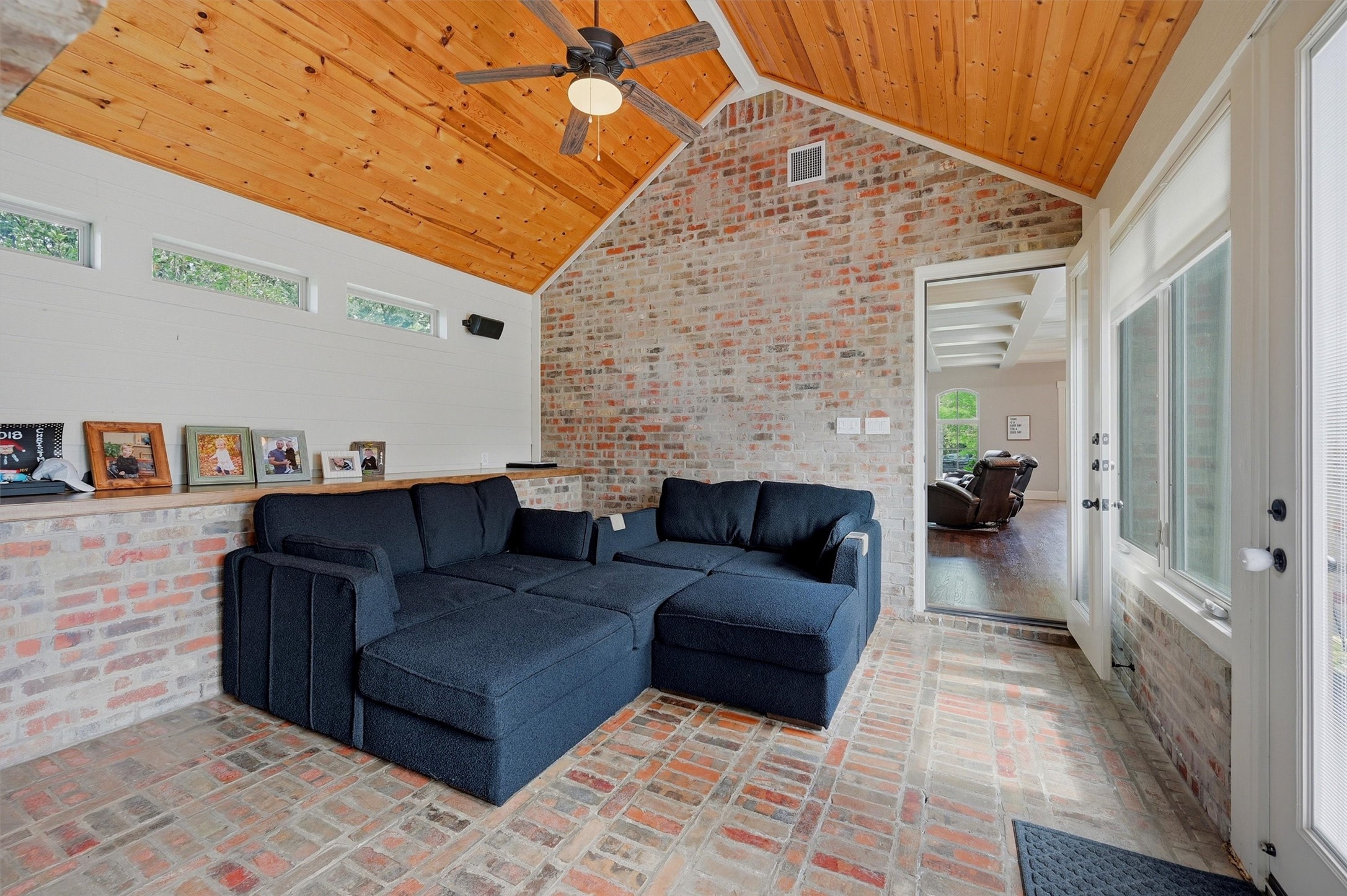 107 Iriquois Drive Lake Kiowa TX 76240