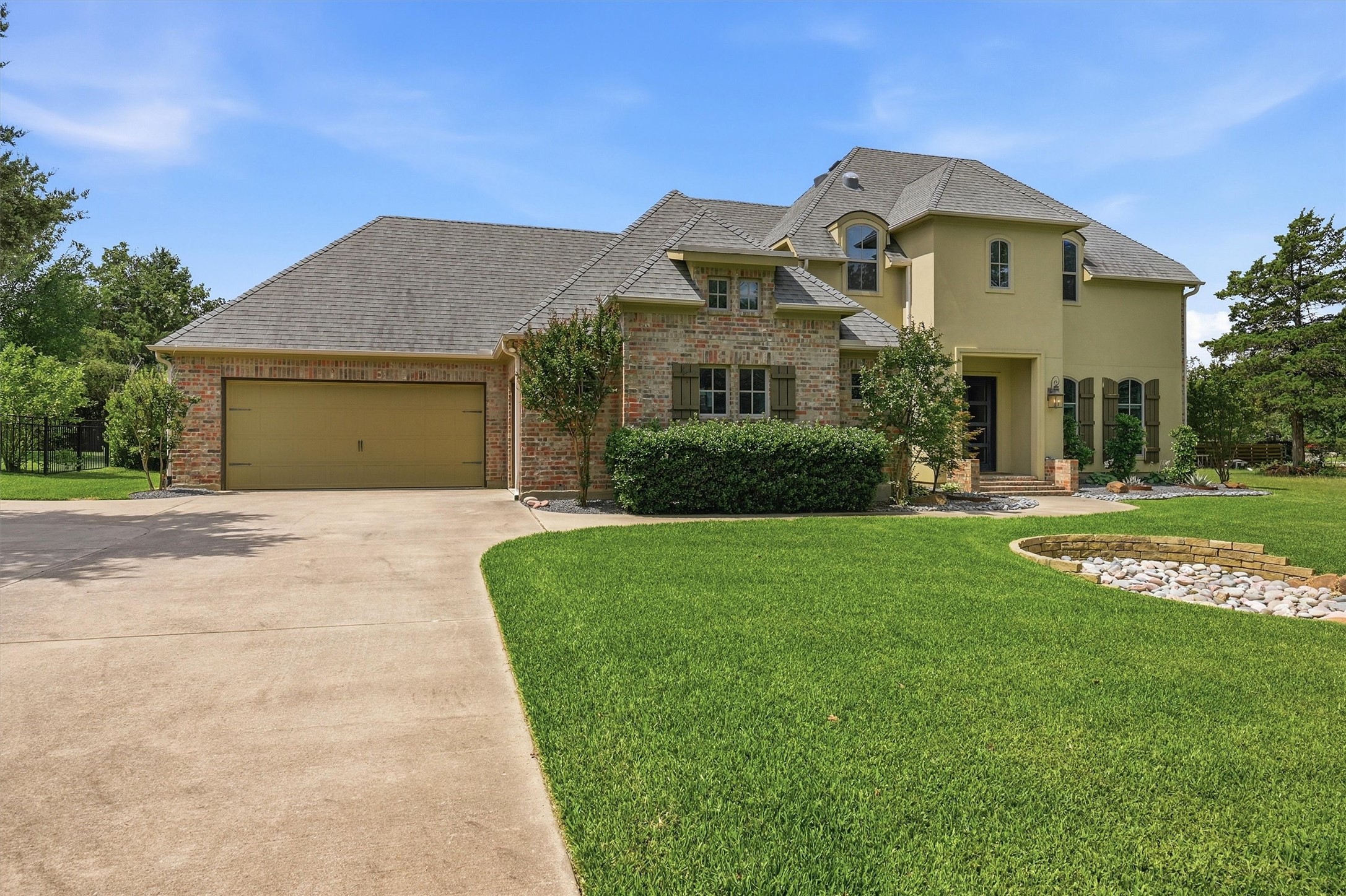 107 Iriquois Drive Lake Kiowa TX 76240