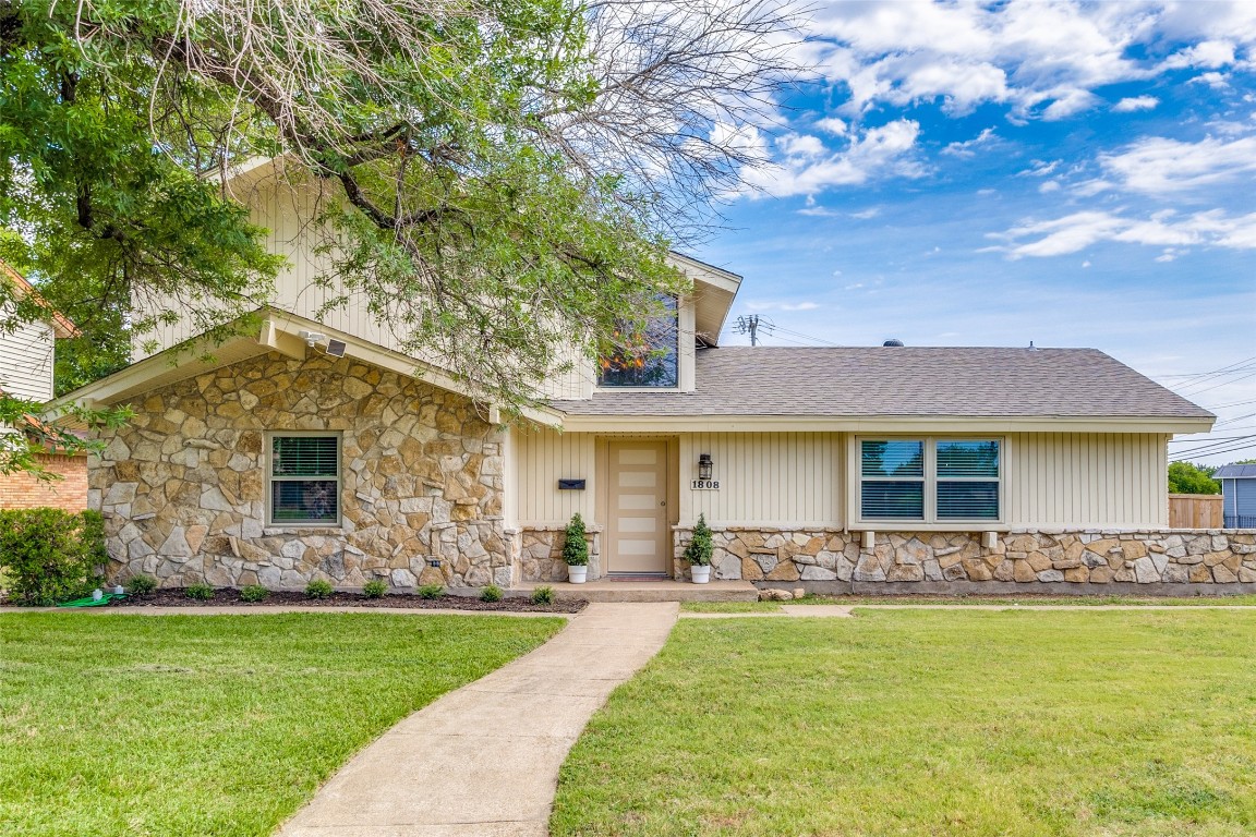 1808 Wonderlight Lane Dallas TX 75228