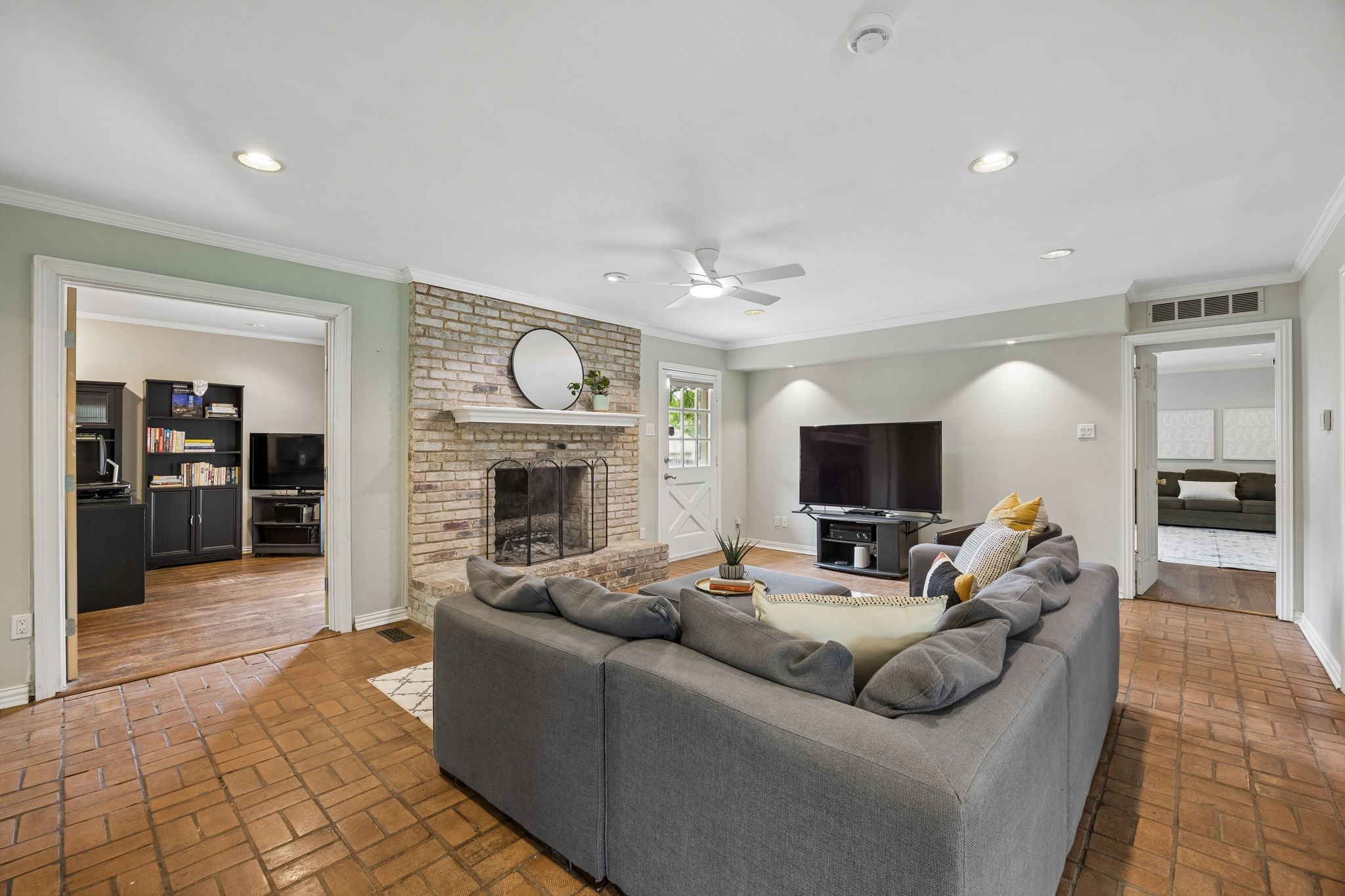 9635 Angleridge Road Dallas TX 75238
