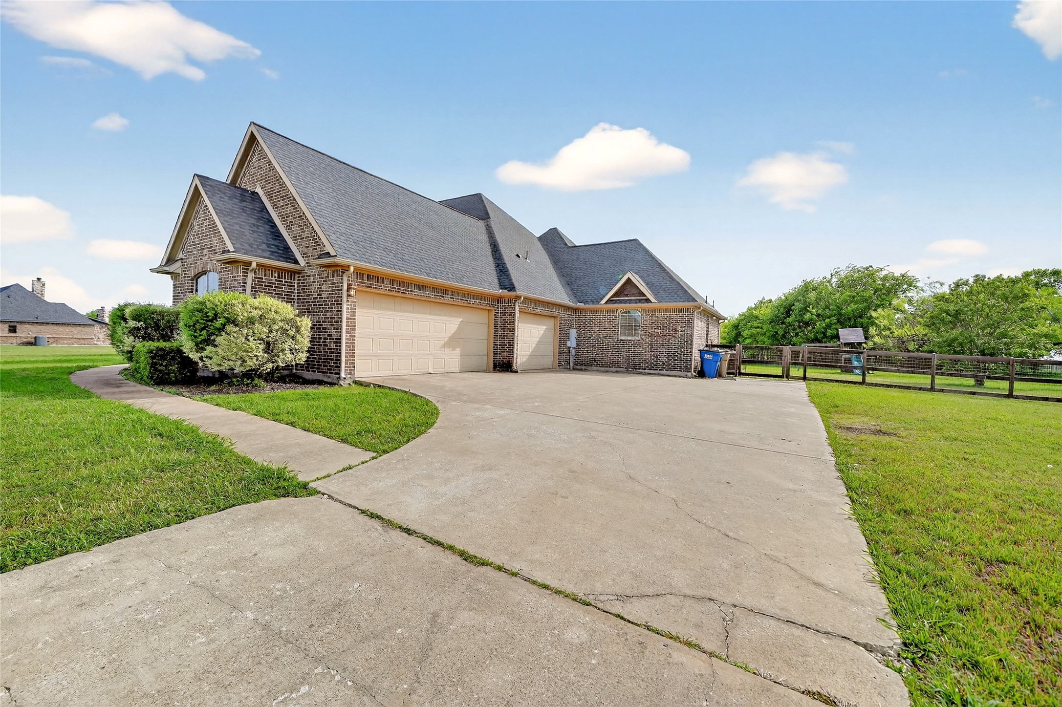 200 Eagle Pass Royse City TX 75189
