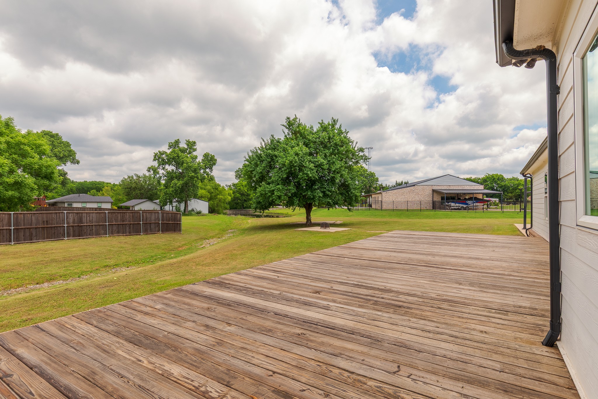 1305 N John Douglas Road Van Alstyne TX 75495