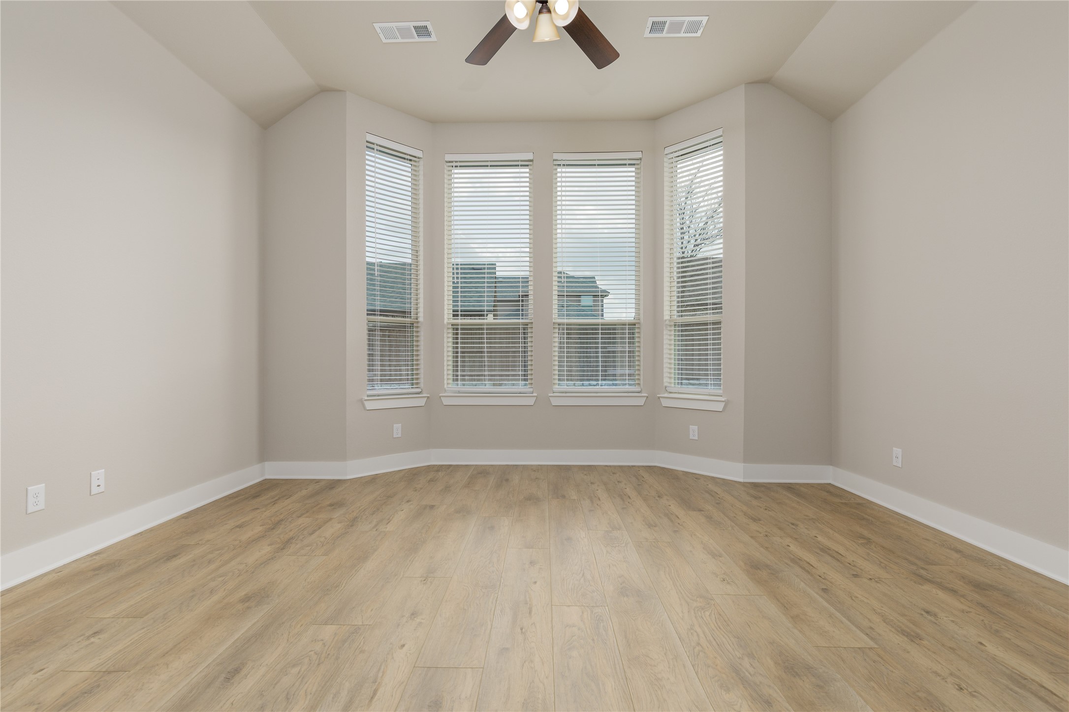 1829 Leo Drive Van Alstyne TX 75495