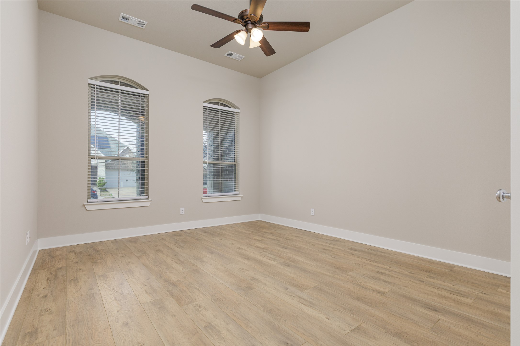 1829 Leo Drive Van Alstyne TX 75495