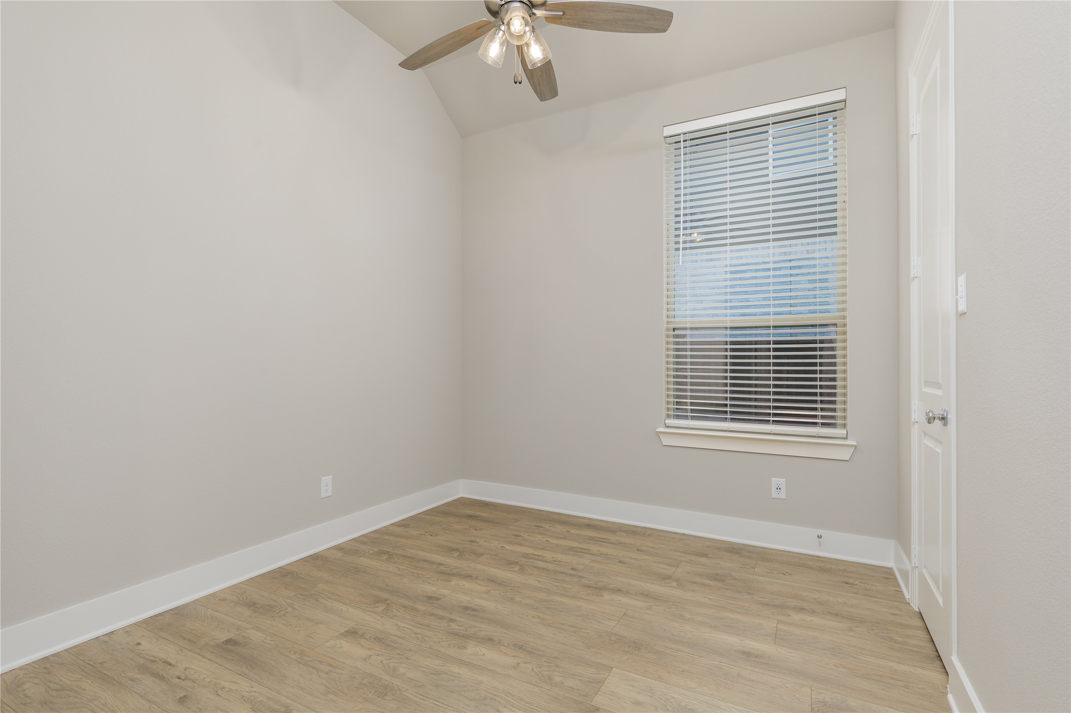 1829 Leo Drive Van Alstyne TX 75495