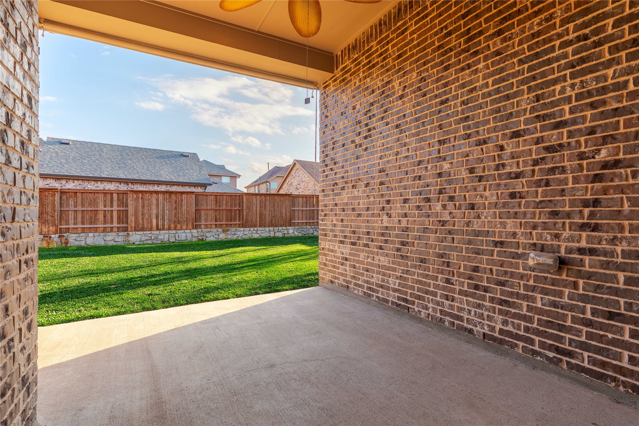 1829 Leo Drive Van Alstyne TX 75495