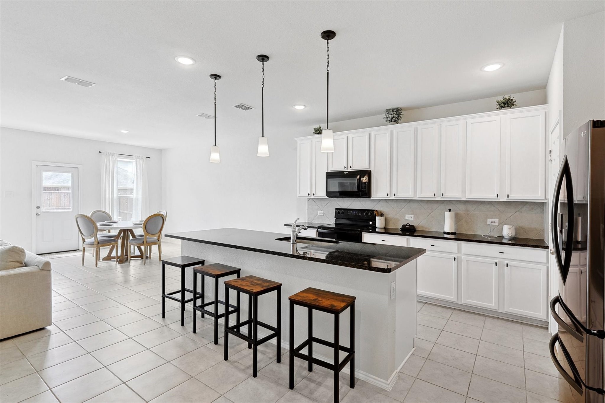 1049 Castroville Drive Forney TX 75126