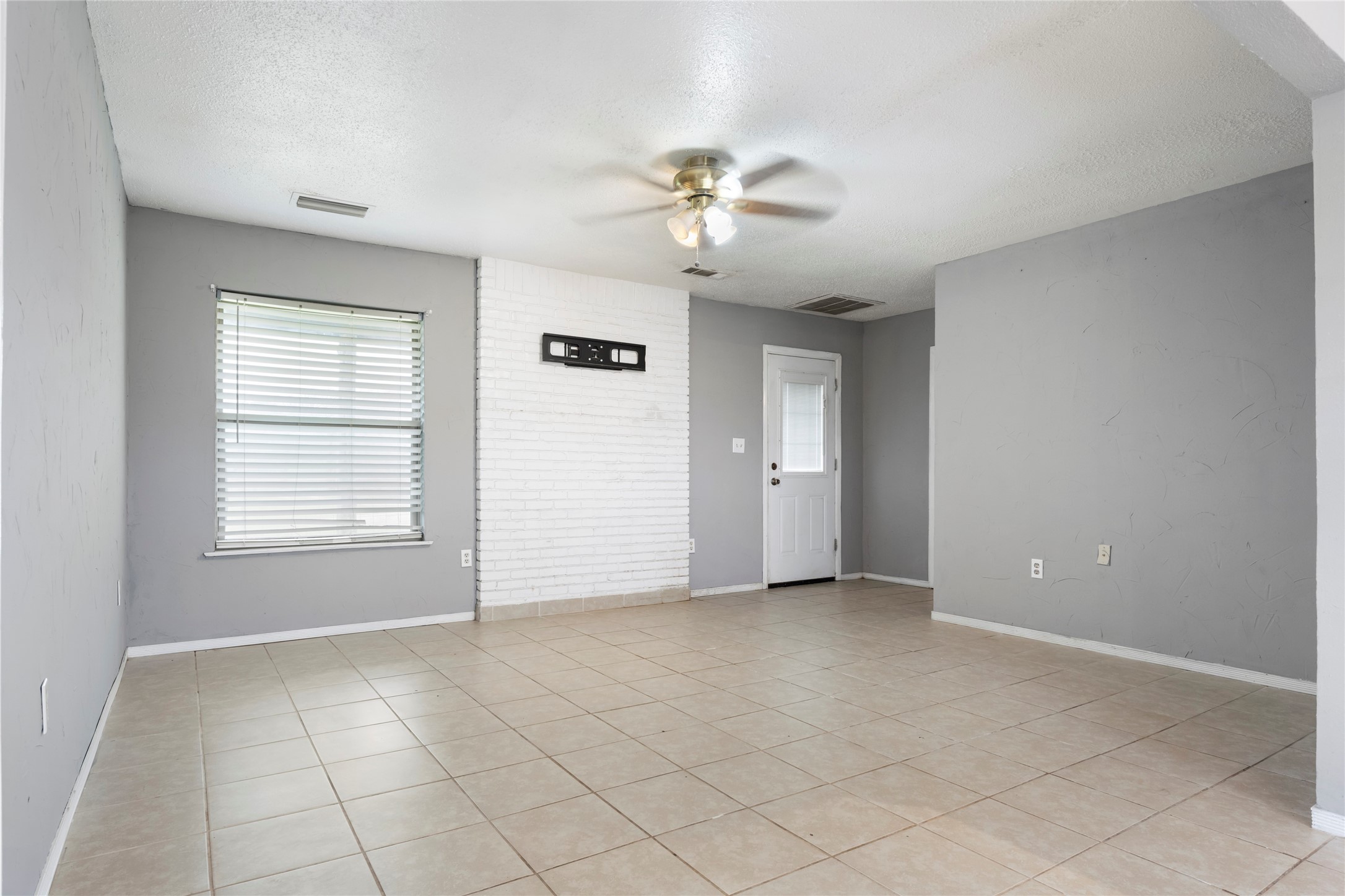 1106 Hcr 1414 Covington TX 76636