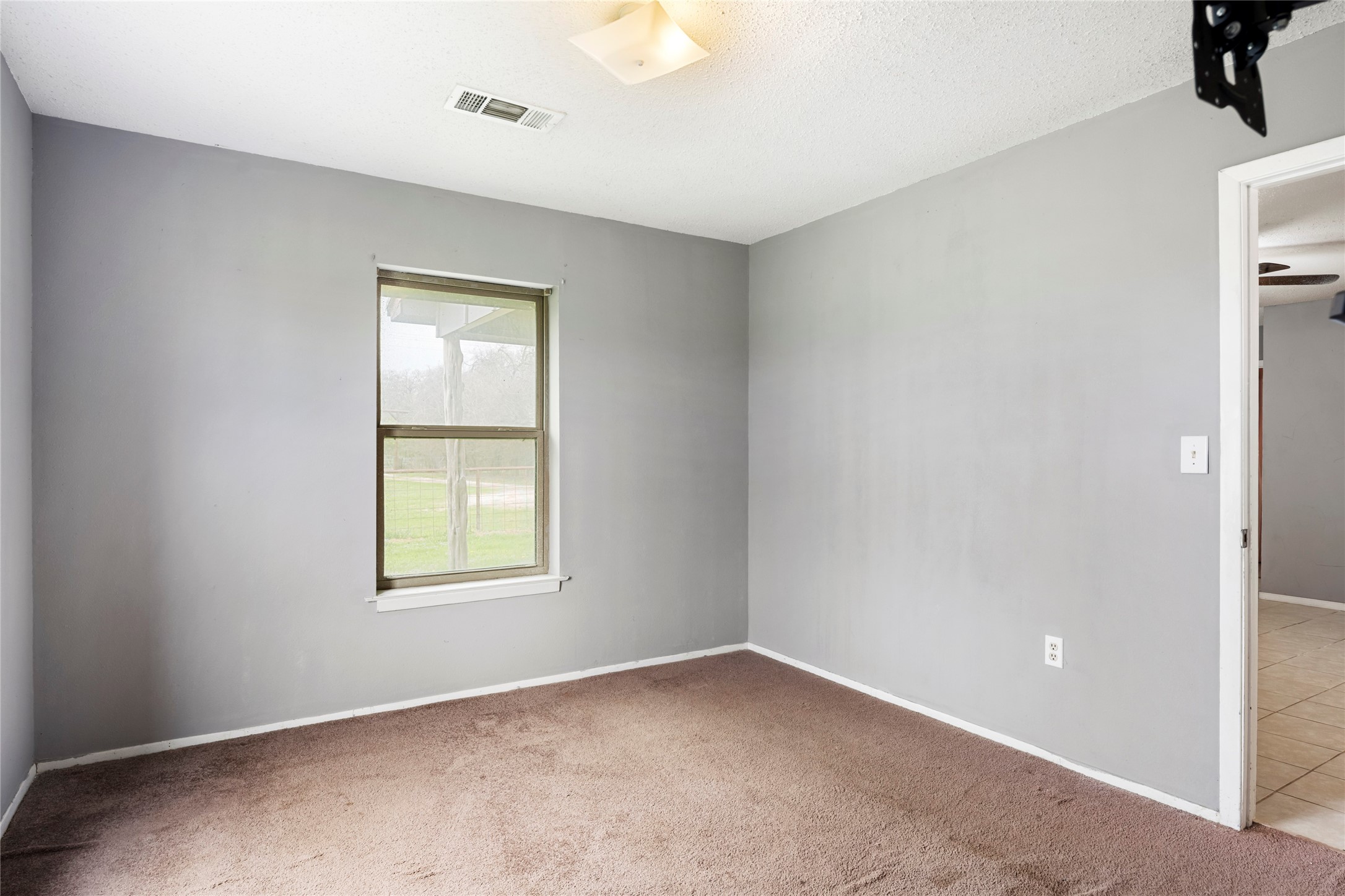 1106 Hcr 1414 Covington TX 76636