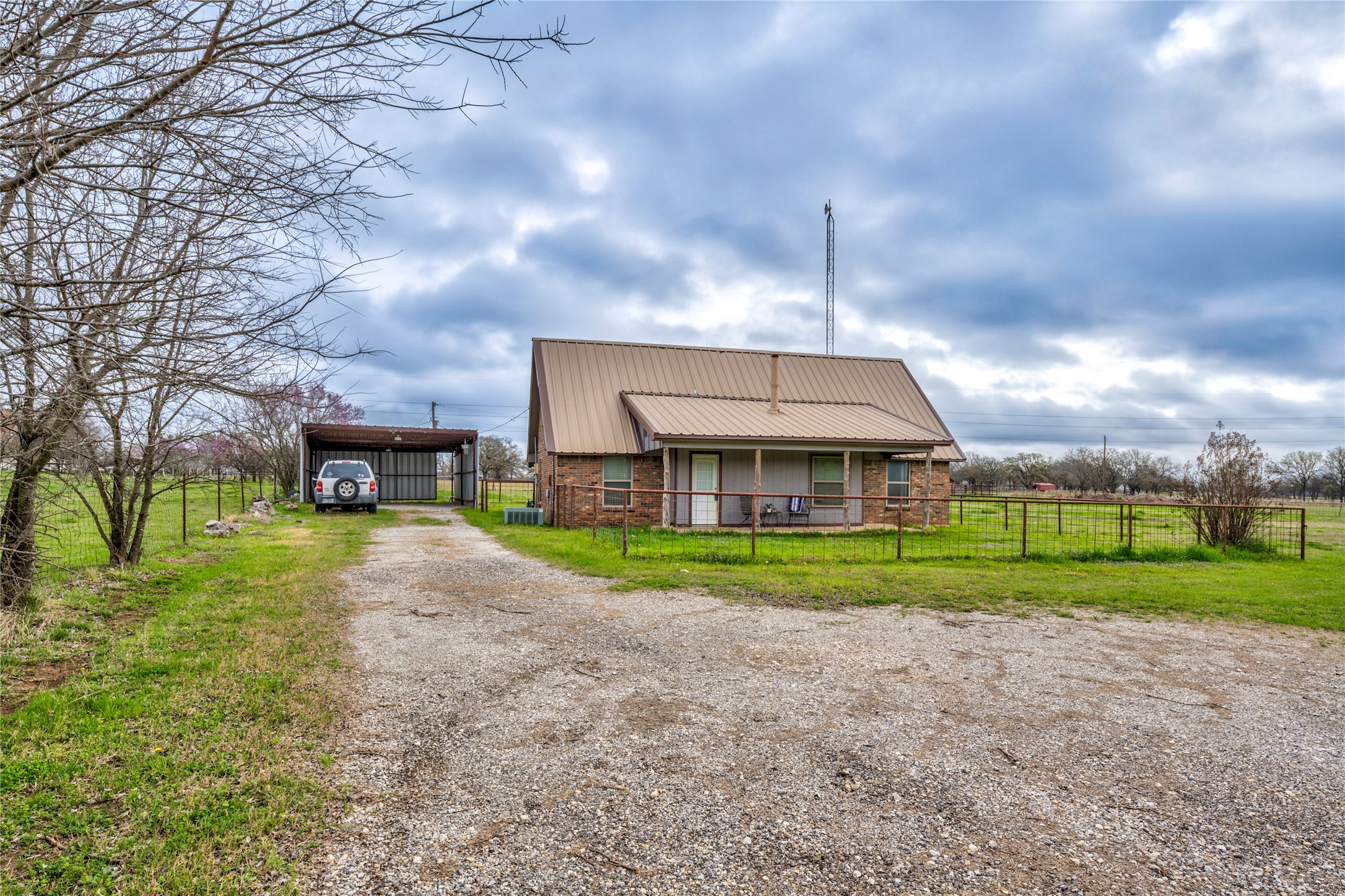 1106 Hcr 1414 Covington TX 76636