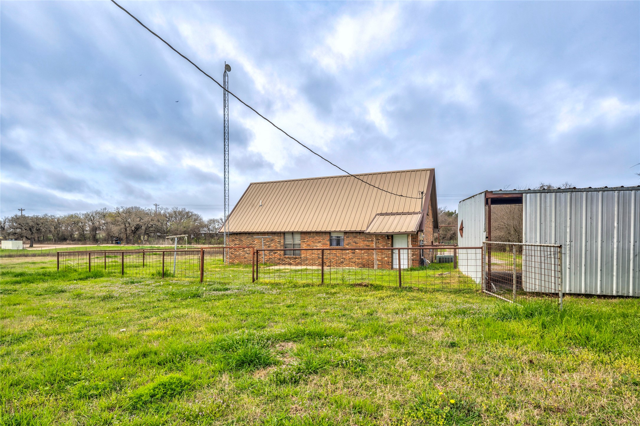 1106 Hcr 1414 Covington TX 76636