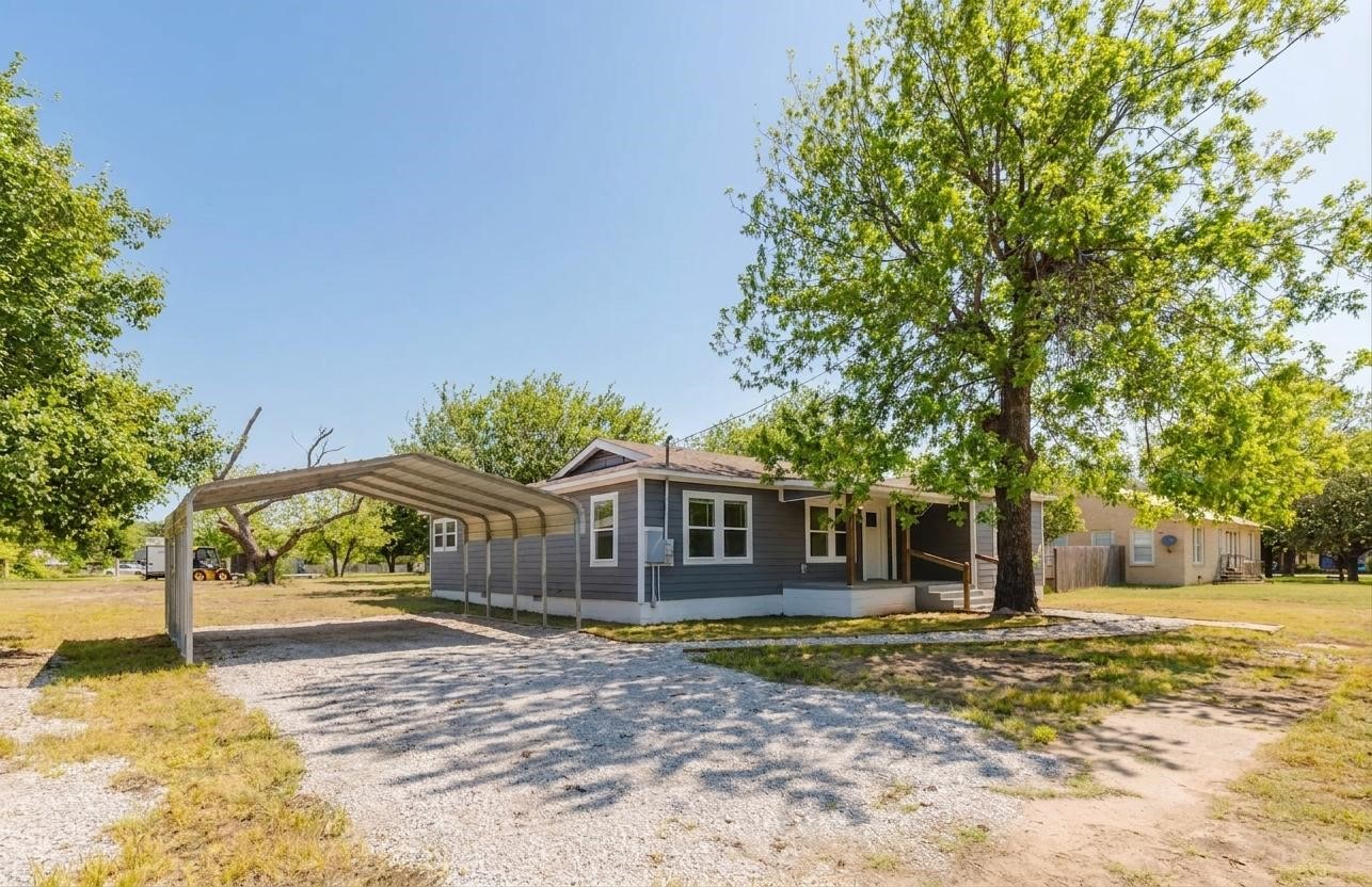 524 W Roberts Street Gorman TX 76454