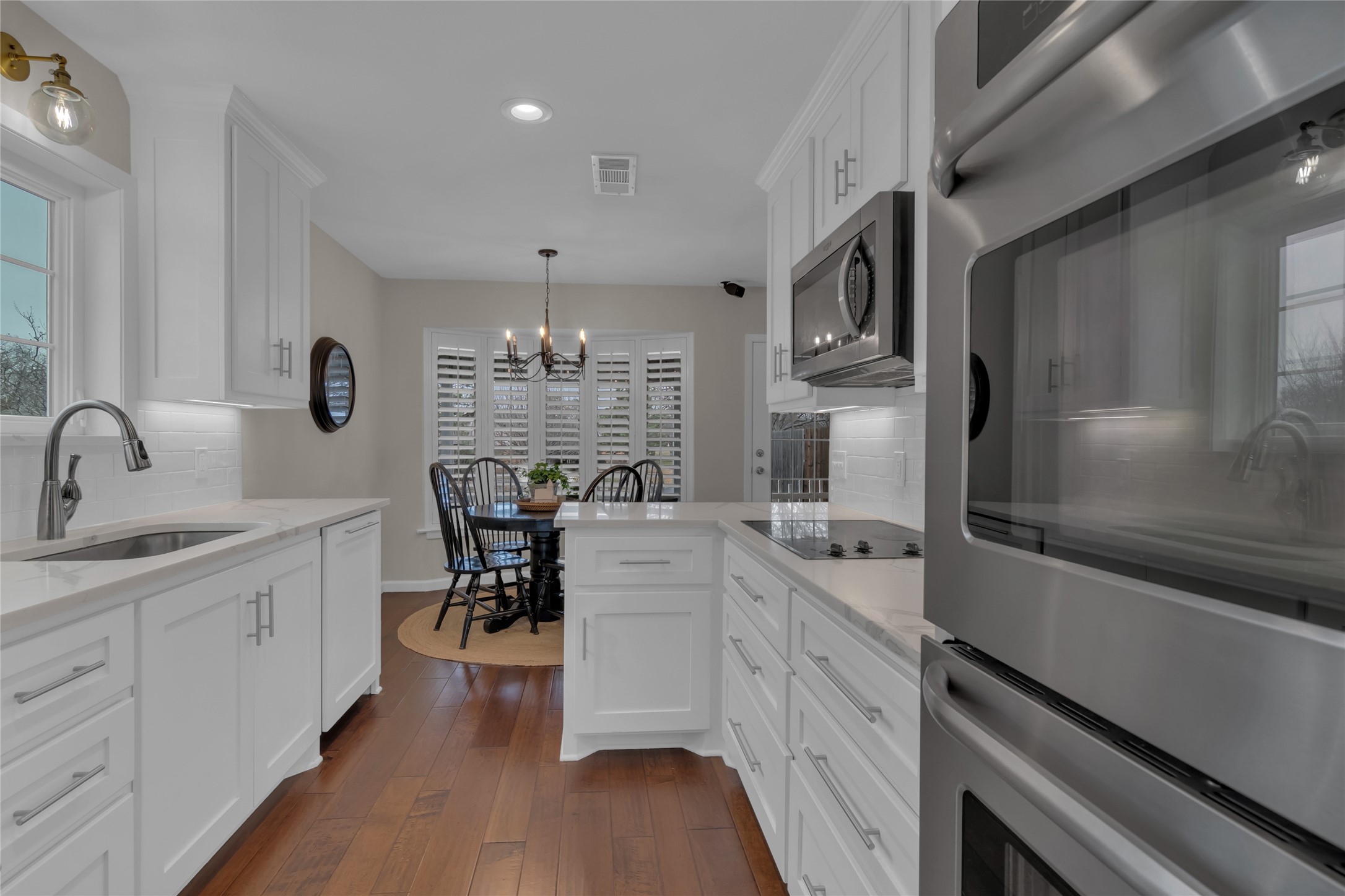 1721 Westridge Drive Hurst TX 76054