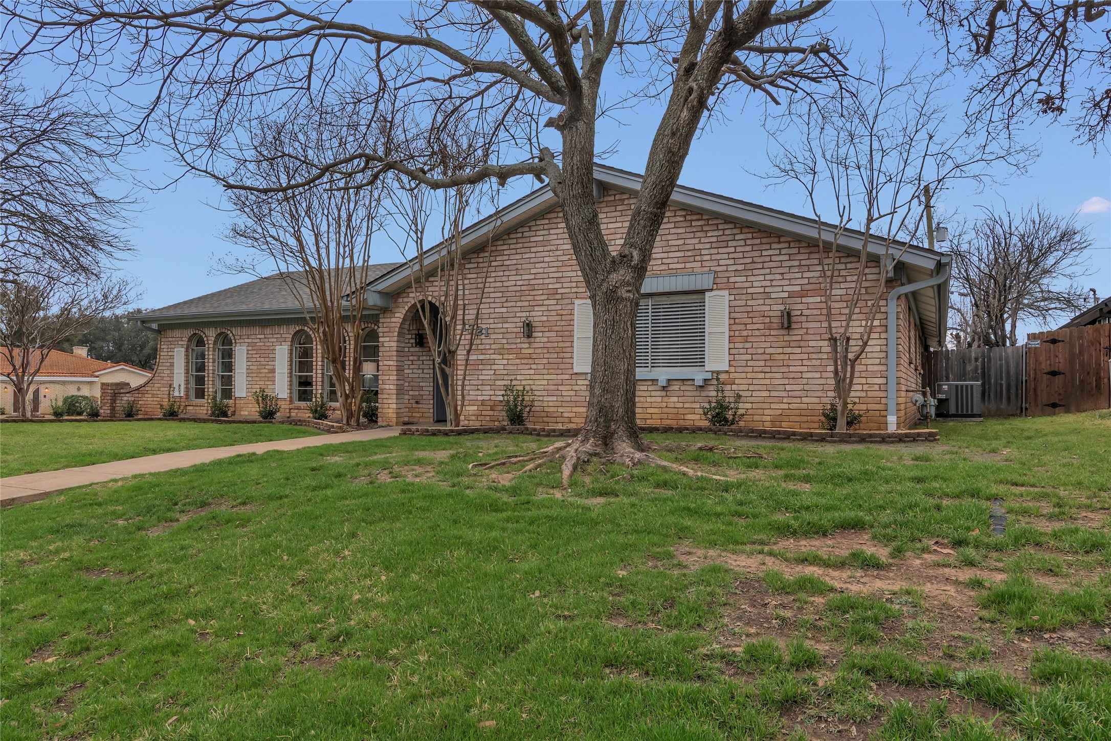 1721 Westridge Drive Hurst TX 76054