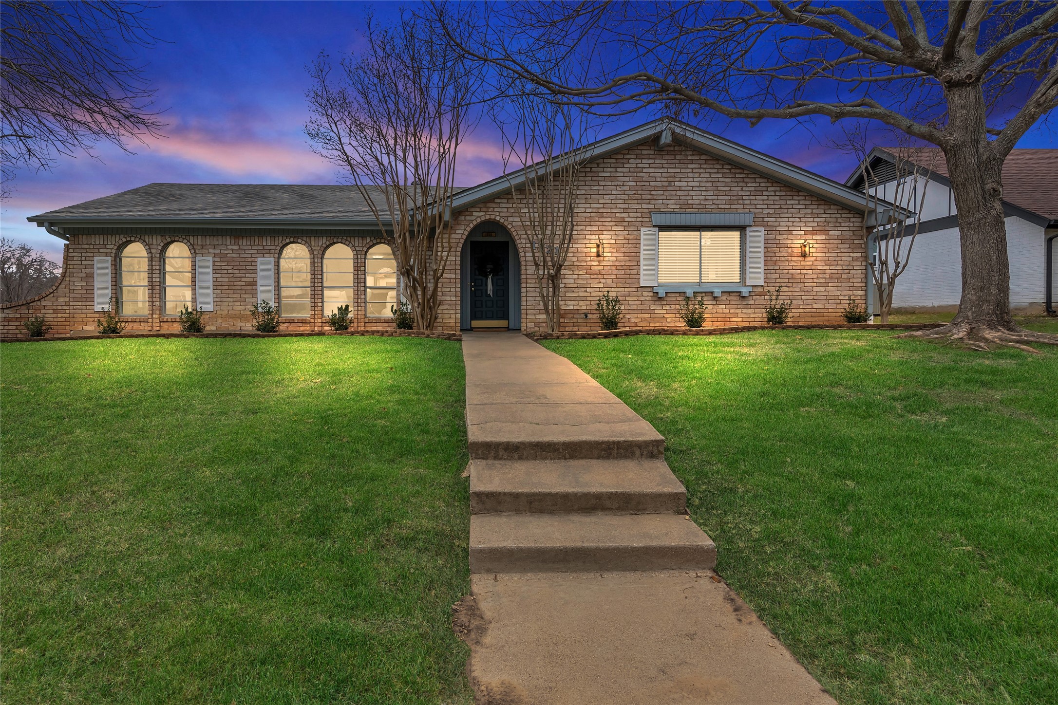 1721 Westridge Drive Hurst TX 76054