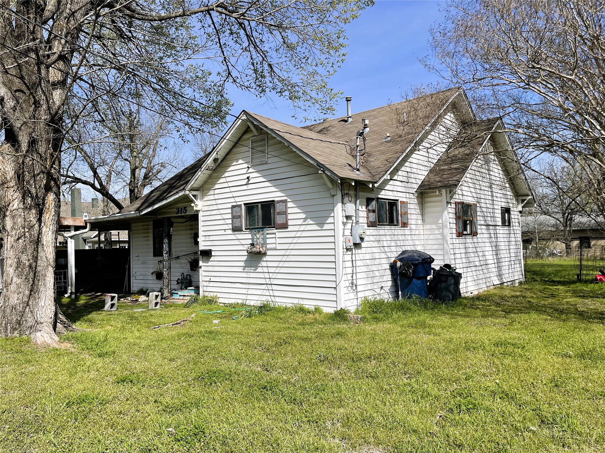 315 S 11th Avenue Teague TX 75860