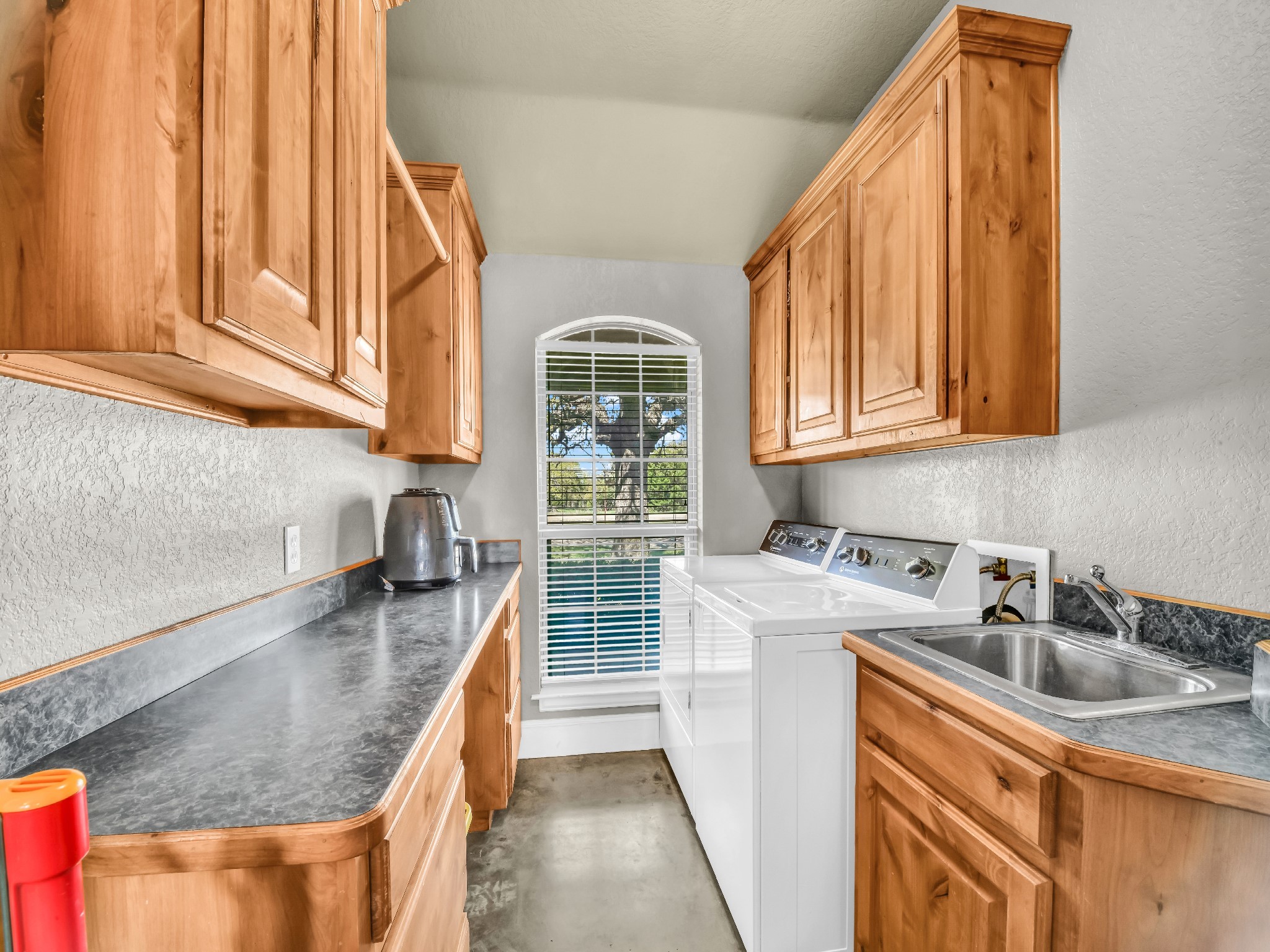 4519 Cr 2690 Alvord TX 76225