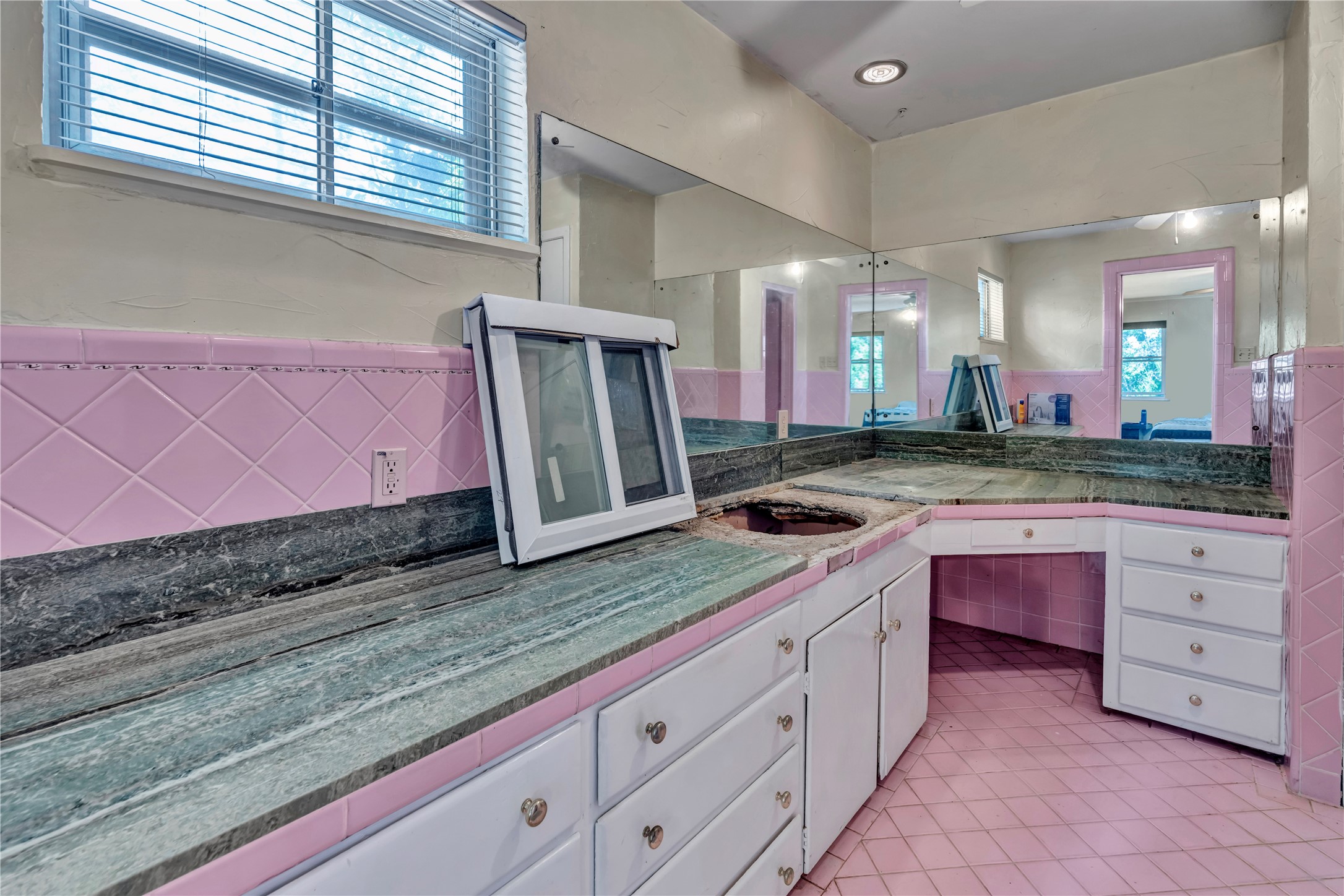 5108 Crown Road Fort Worth TX 76114