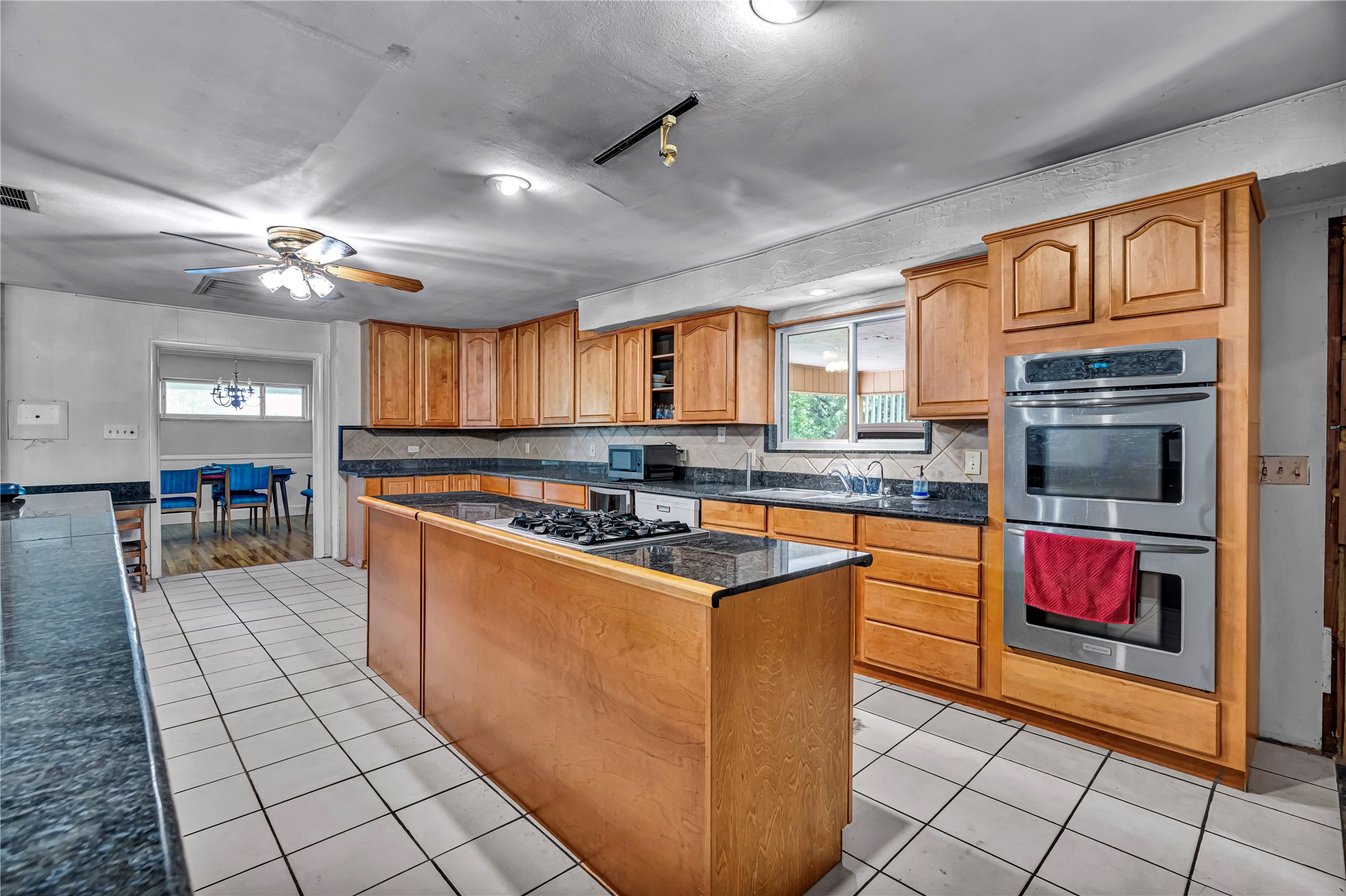 5108 Crown Road Fort Worth TX 76114