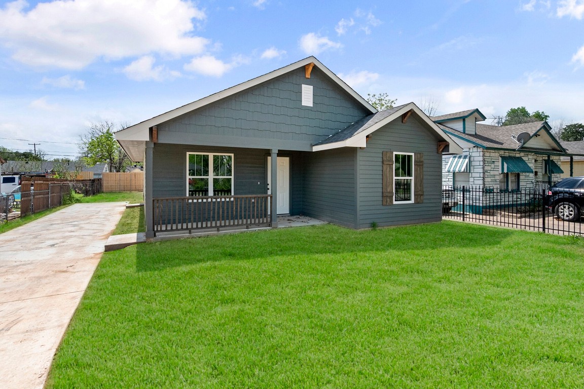 1305 W Gambrell Street Fort Worth TX 76115