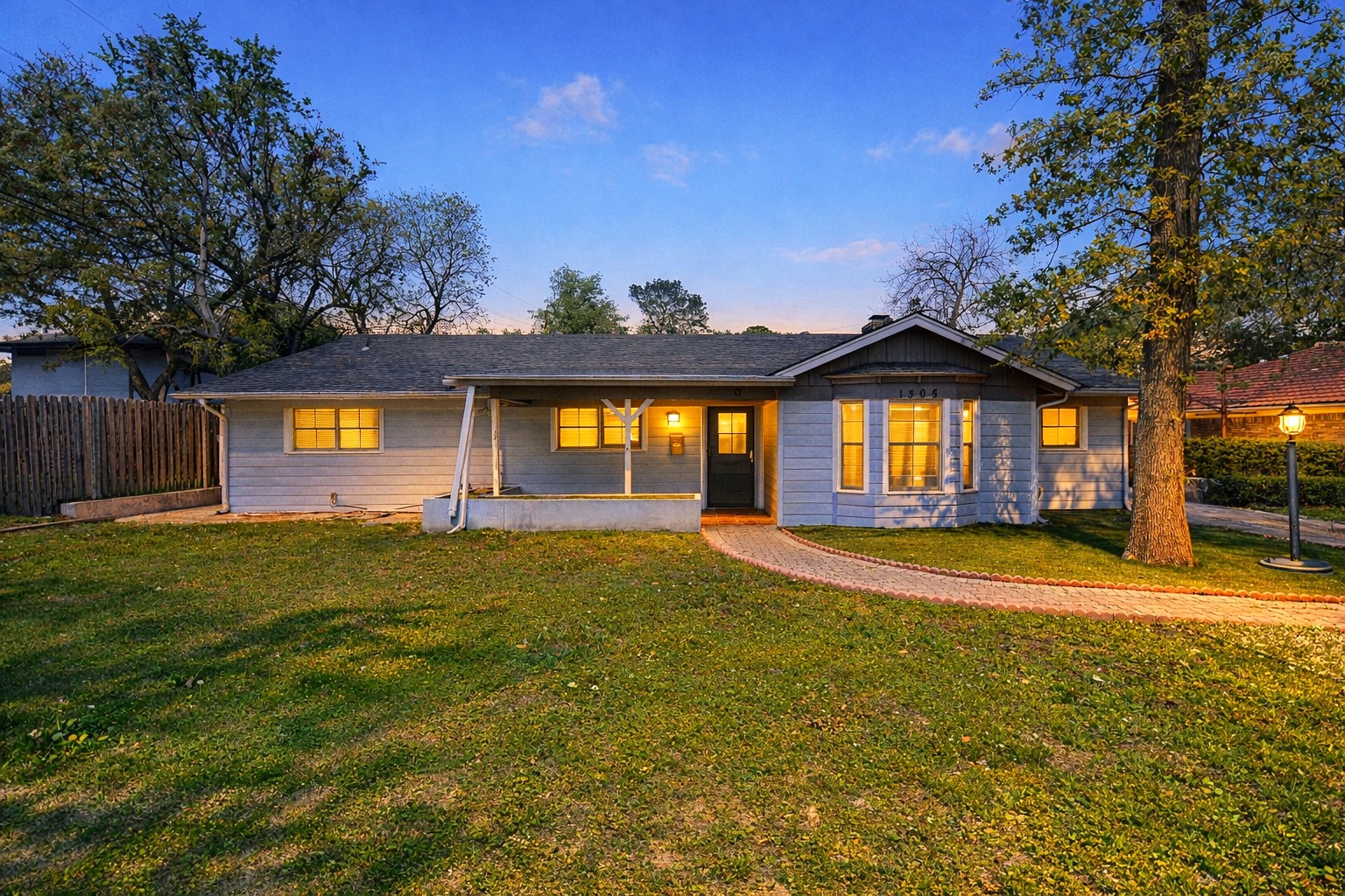 1305 W Grauwyler Road Irving TX 75061