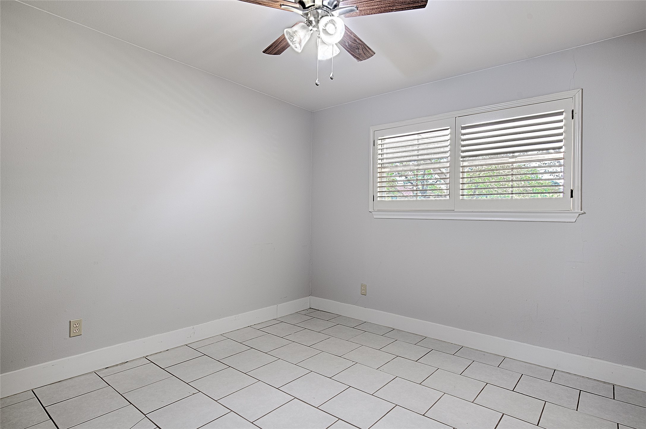 1305 W Grauwyler Road Irving TX 75061