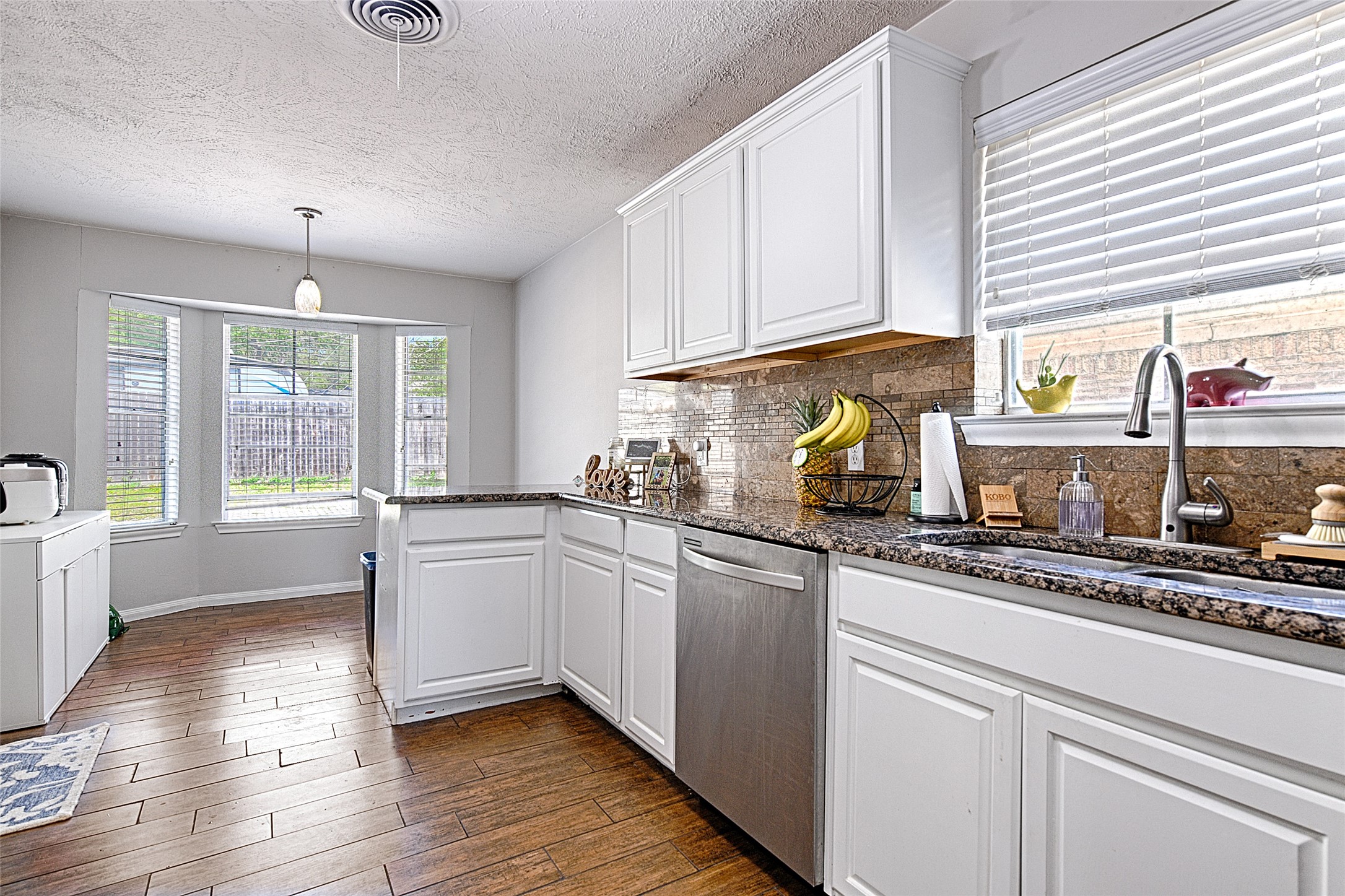 1305 W Grauwyler Road Irving TX 75061