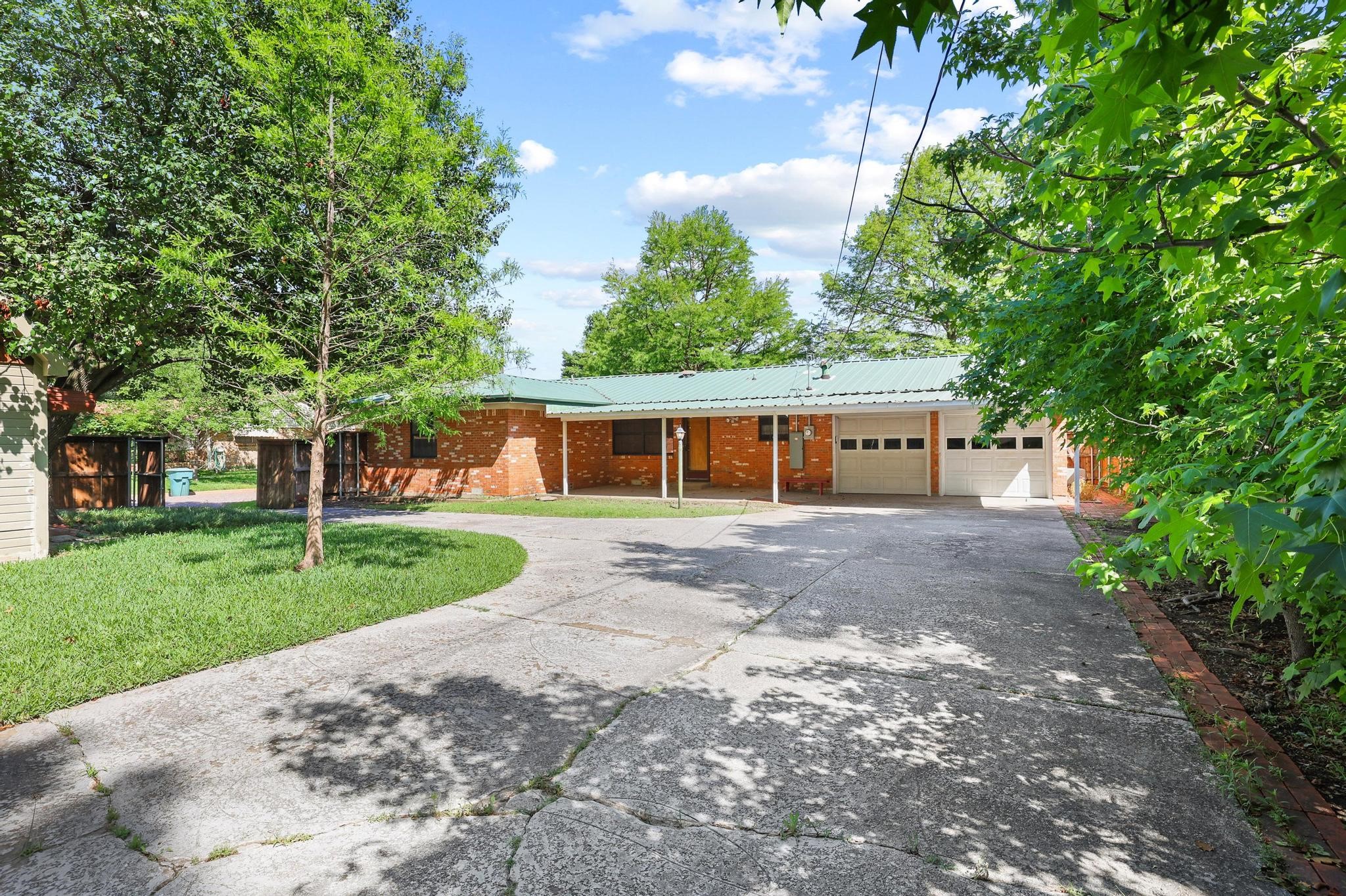 1100 S Idlewild Sherman TX 75090